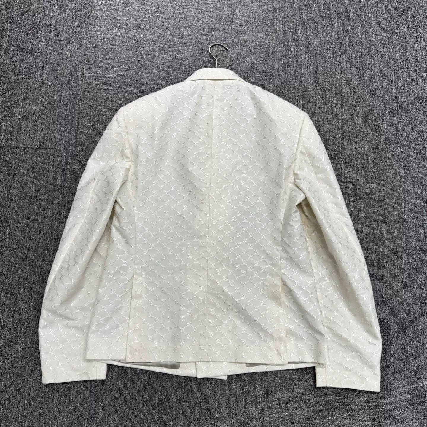 Louis Vuitton louis vuitton monogram patterned blazer jacket Size US L / EU 52-54 / 3 - 2 Thumbnail