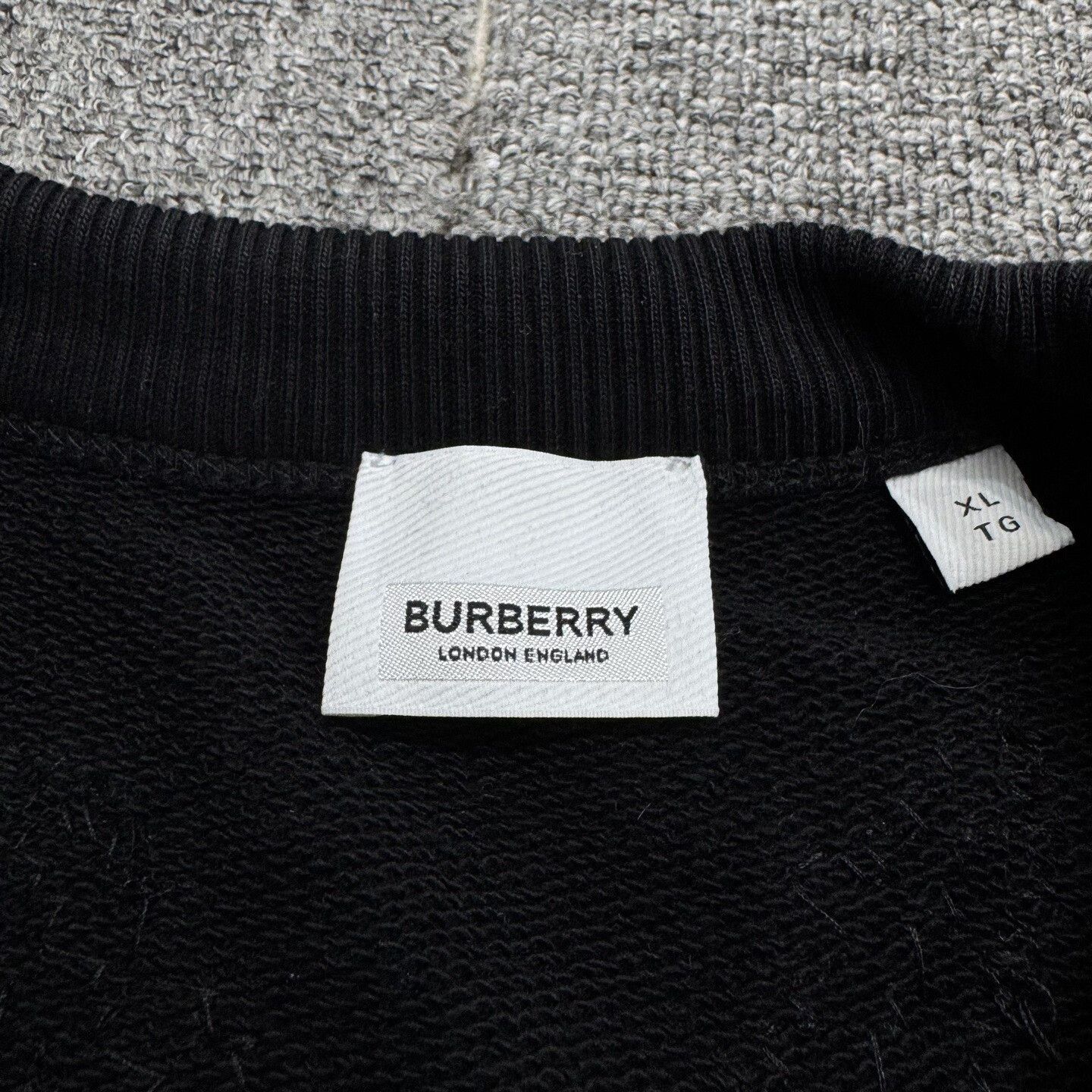 Burberry burberry embellished black sweatshirt in xl Size US XL / EU 56 / 4 - 3 Thumbnail