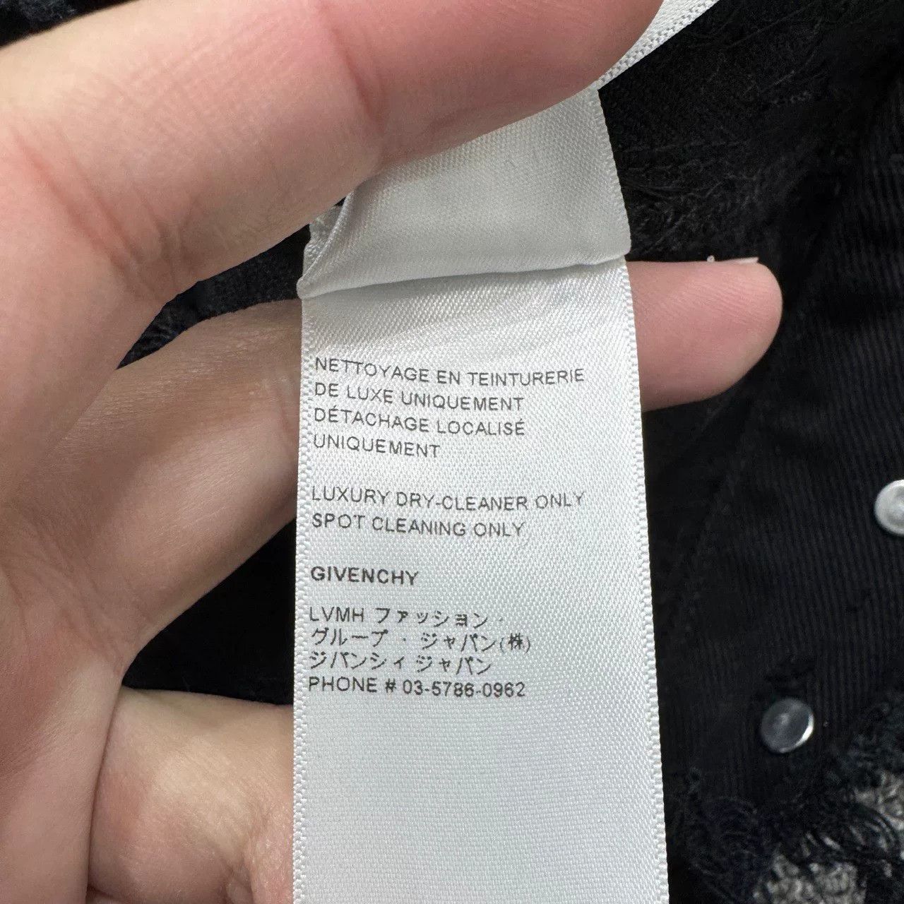 Givenchy givenchy artistic denim jacket in size small Size US S / EU 44-46 / 1 - 6 Thumbnail