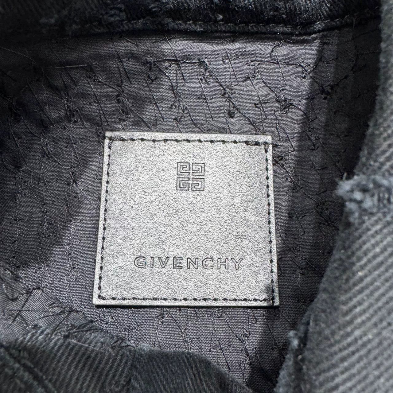Givenchy givenchy artistic denim jacket in size small Size US S / EU 44-46 / 1 - 4 Thumbnail