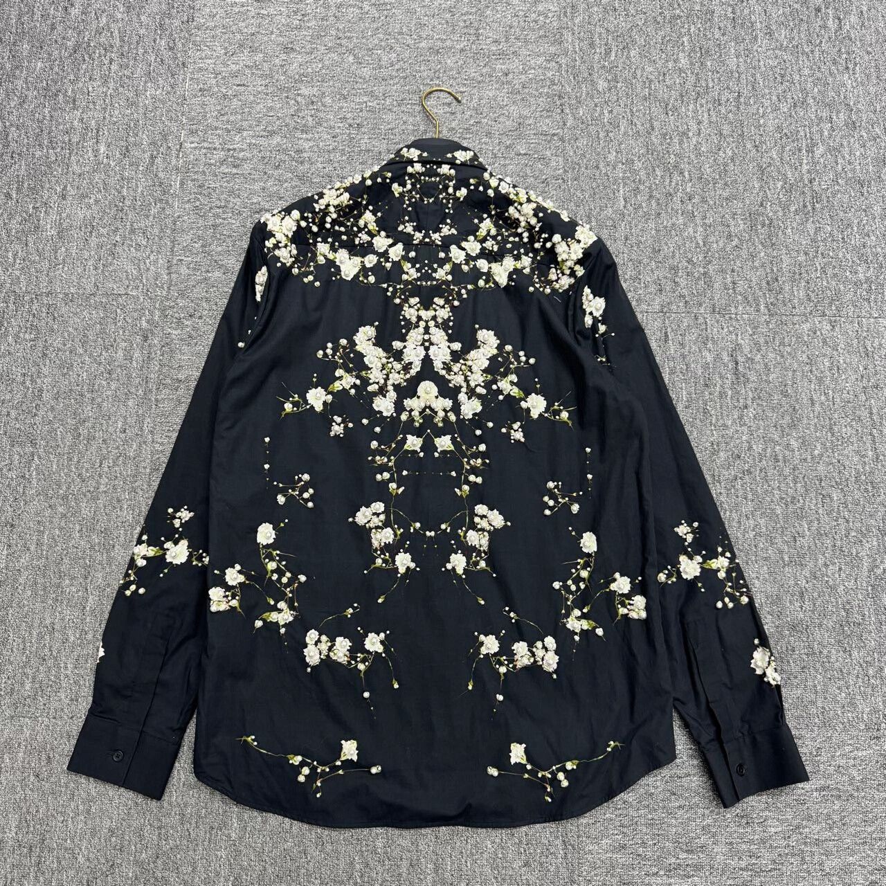 Givenchy Givenchy Pearl Embellished Black Shirt Size US L / EU 52-54 / 3 - 2 Thumbnail