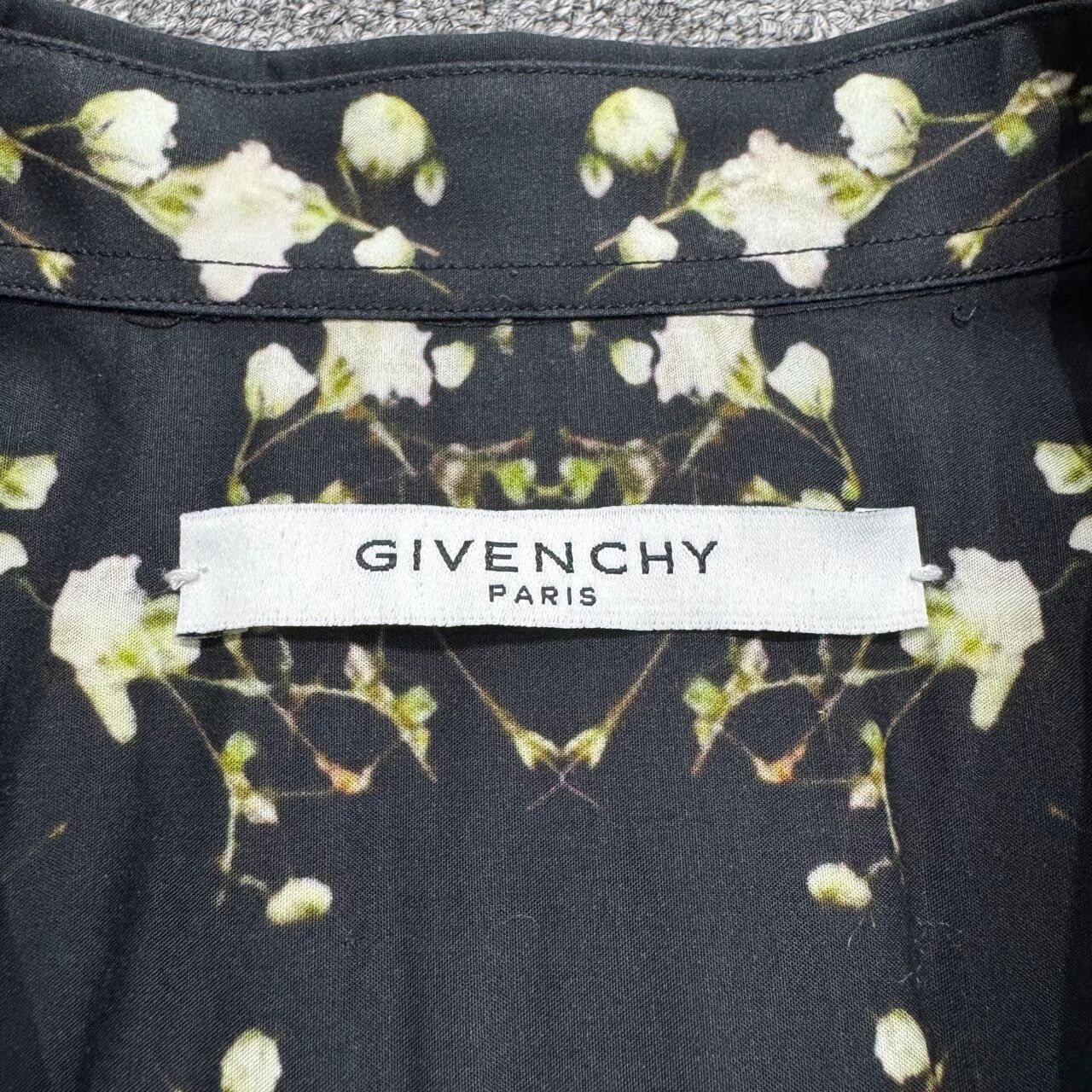 Givenchy Givenchy Pearl Embellished Black Shirt Size US L / EU 52-54 / 3 - 3 Thumbnail
