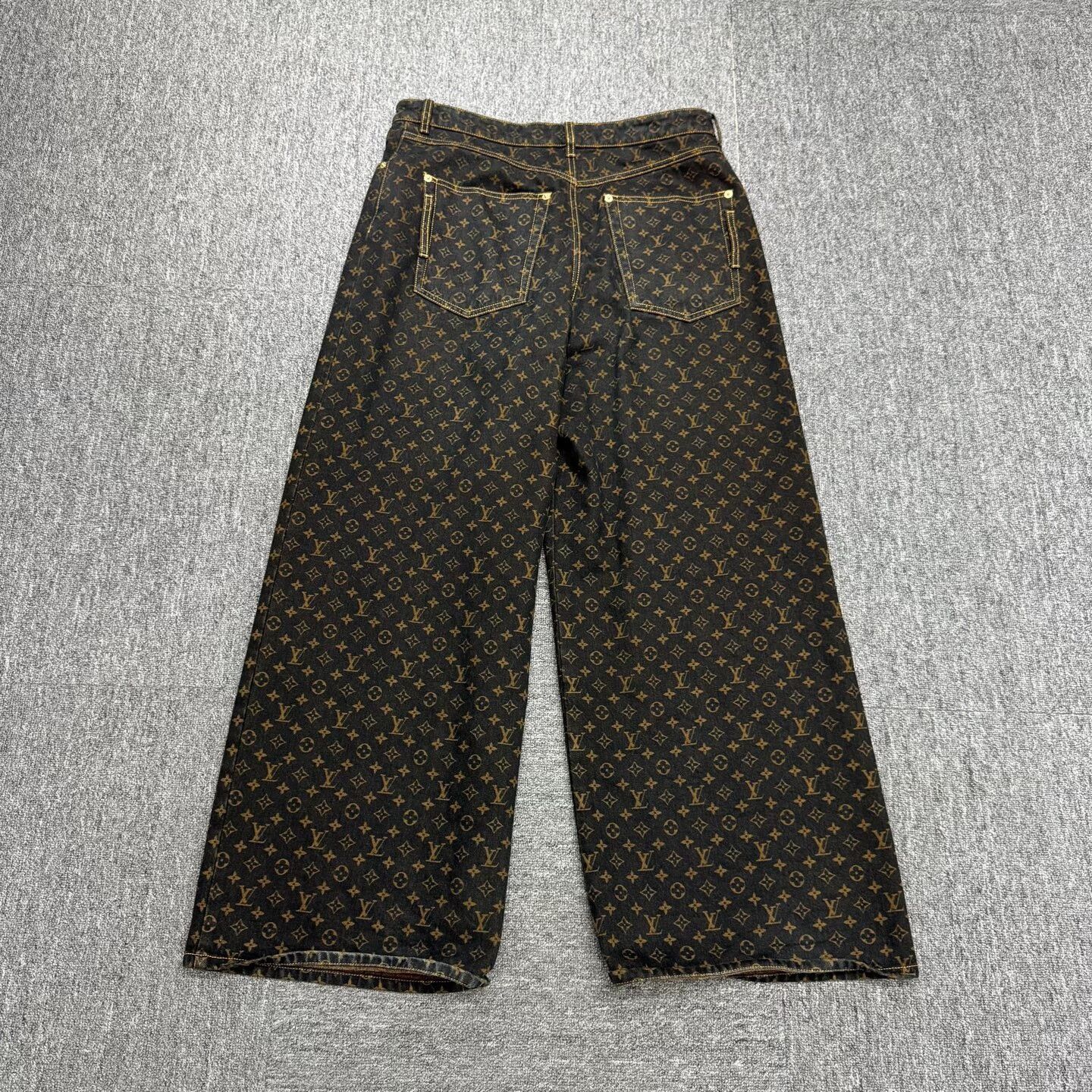 Louis Vuitton louis vuitton brown monogram denim pants Size US 44 / EU 60 - 2 Thumbnail