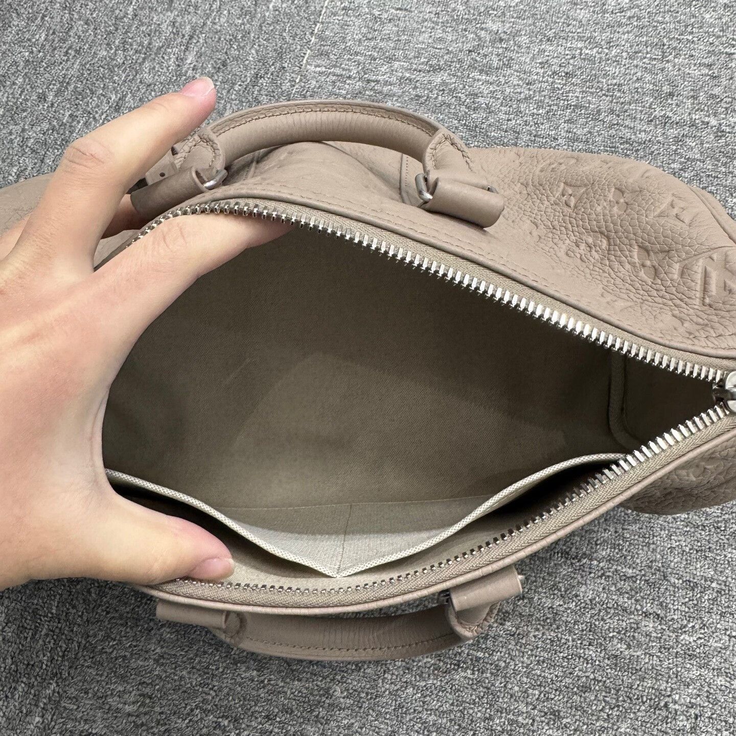 Louis Vuitton louis vuitton lv keepall 35 travel bag Size ONE SIZE - 6 Thumbnail
