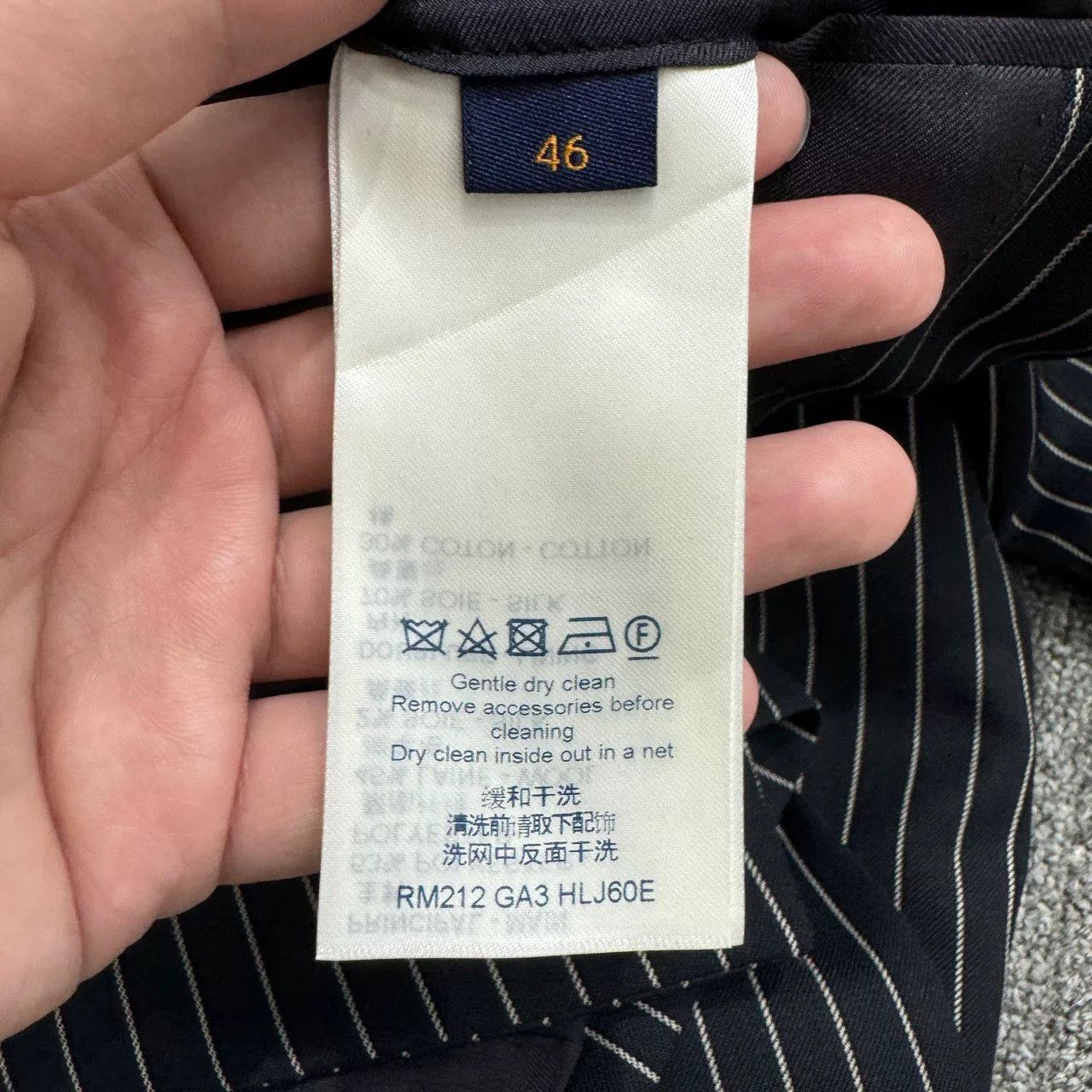 Louis Vuitton louis vuitton double-breasted striped suit jacket Size US L / EU 52-54 / 3 - 5 Thumbnail