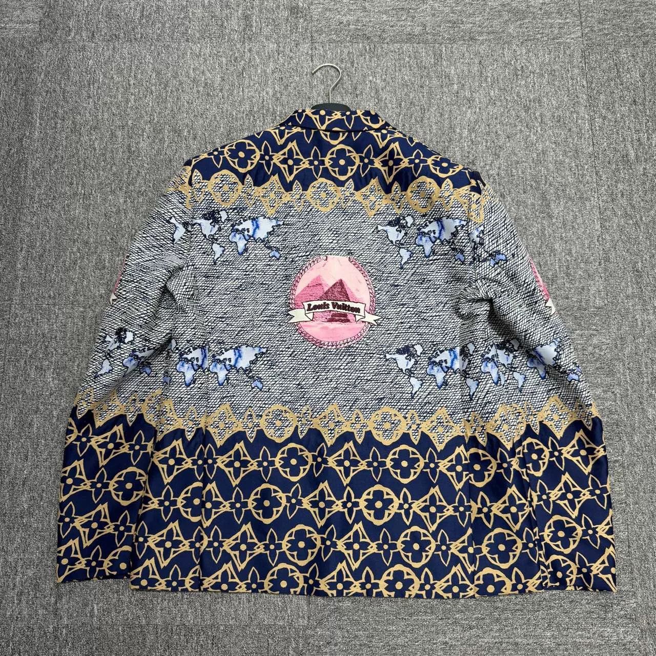 Louis Vuitton louis vuitton pyramid print casual jacket Size US L / EU 52-54 / 3 - 2 Thumbnail