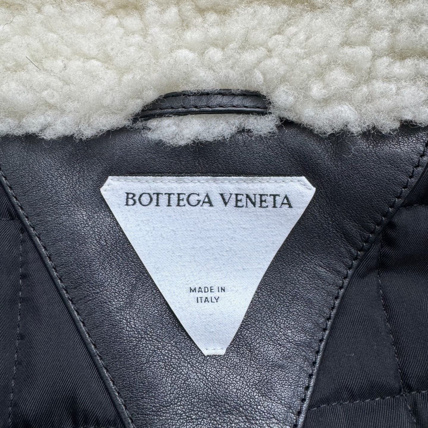 Bottega Veneta black shearling collar leather jacket Size US M / EU 48-50 / 2 - 3 Thumbnail
