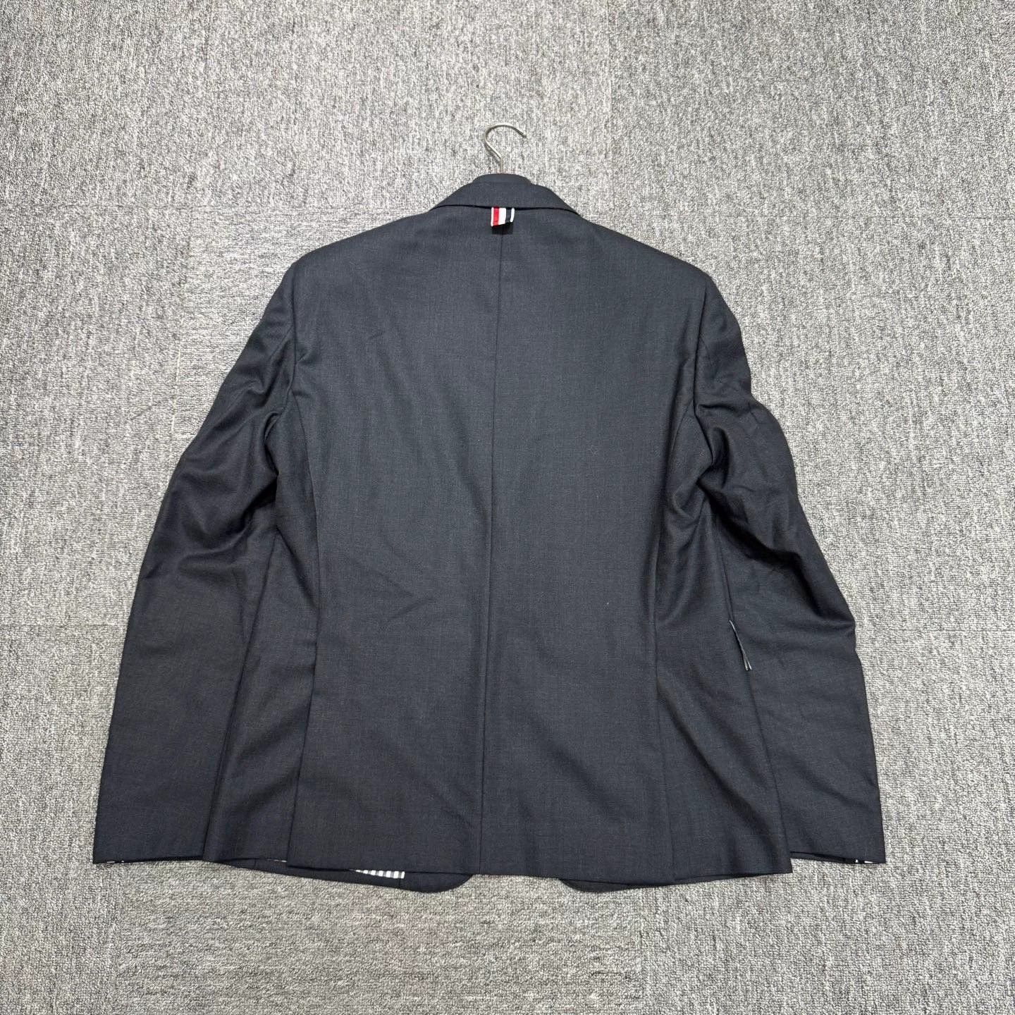 Thom Browne thom browne dark gray wool blazer Size US M / EU 48-50 / 2 - 2 Thumbnail