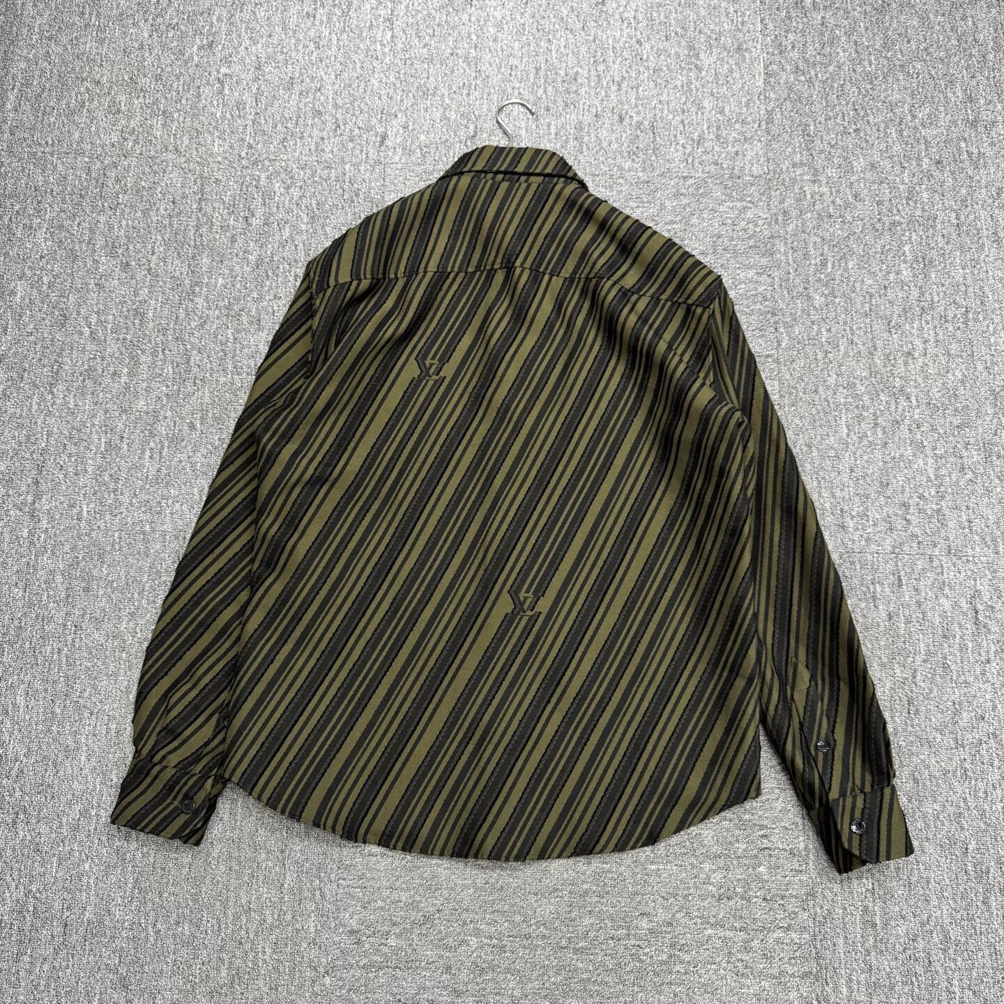 Louis Vuitton louis vuitton black green striped shirt Size US XL / EU 56 / 4 - 2 Thumbnail