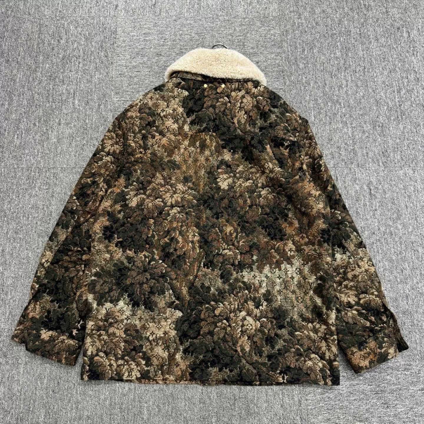 Louis Vuitton louis vuitton camouflage print coat jacket Size US XXL / EU 58 / 5 - 2 Thumbnail