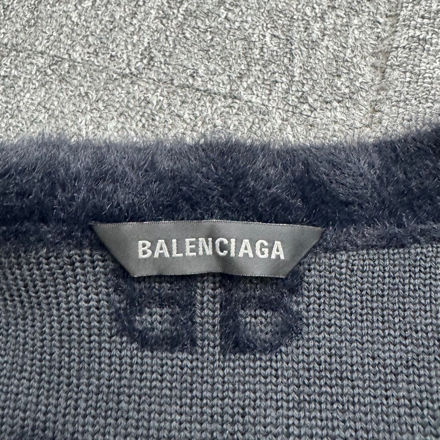 Balenciaga balenciaga full logo cardigan in size small Size US S / EU 44-46 / 1 - 3 Thumbnail