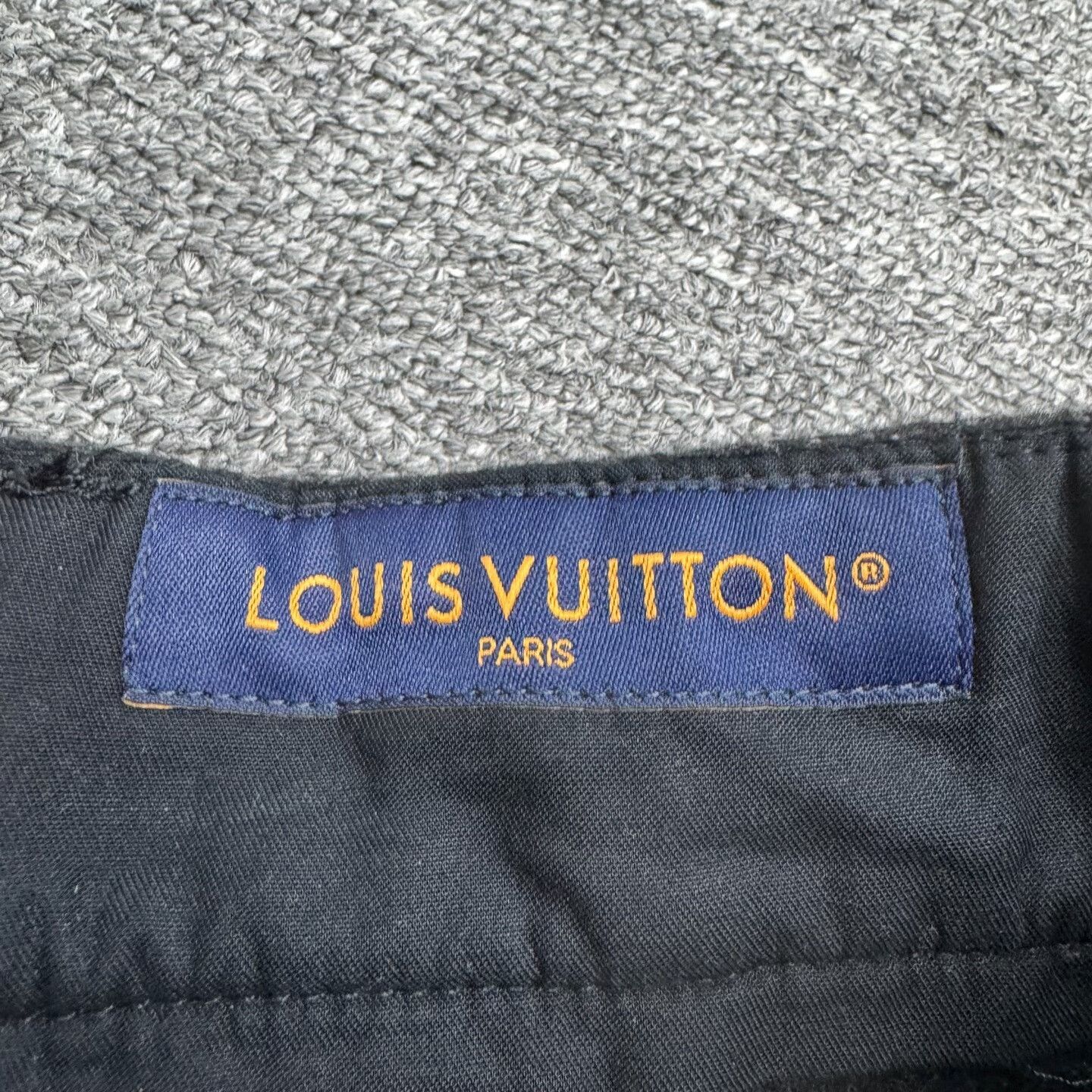 Louis Vuitton louis vuitton black cargo wool pants Size US 40 / EU 56 - 4 Thumbnail