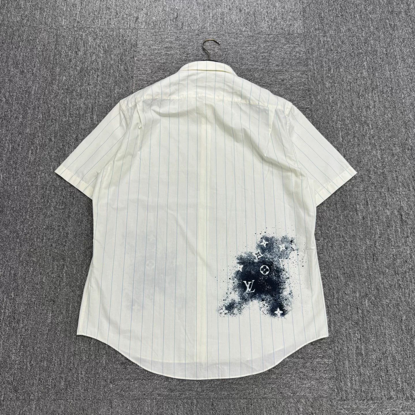 Louis Vuitton louis vuitton splatter short sleeve shirt Size US XL / EU 56 / 4 - 2 Thumbnail