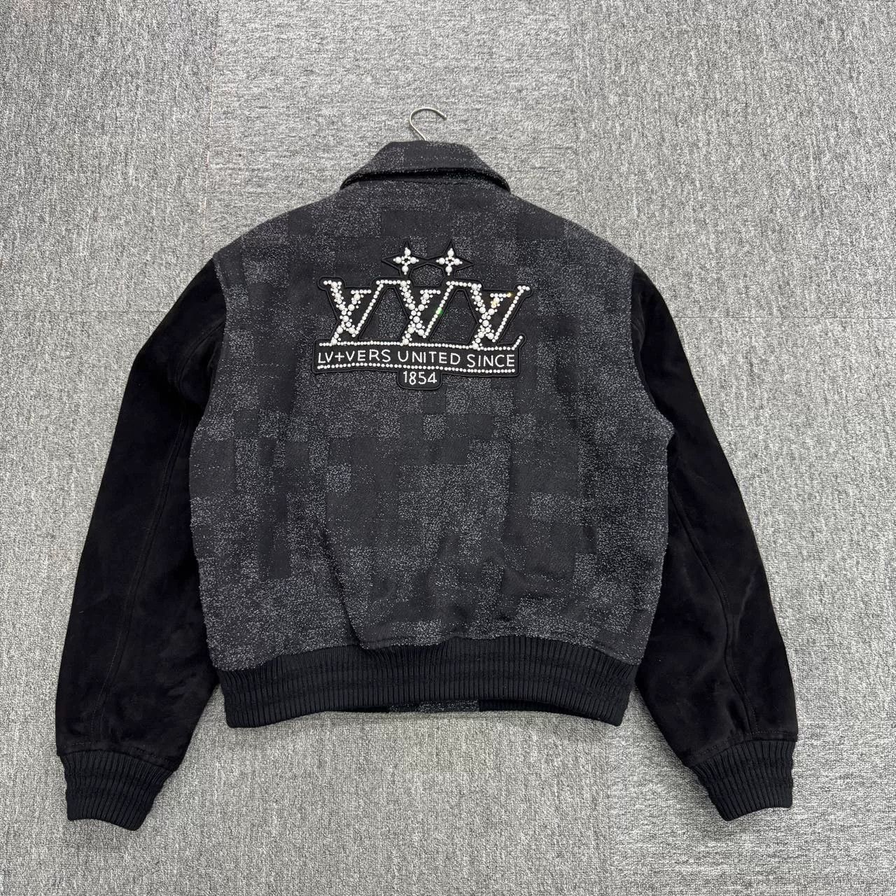 Louis Vuitton louis vuitton ss25 pearl embroidered baseball jacket Size US L / EU 52-54 / 3 - 2 Thumbnail