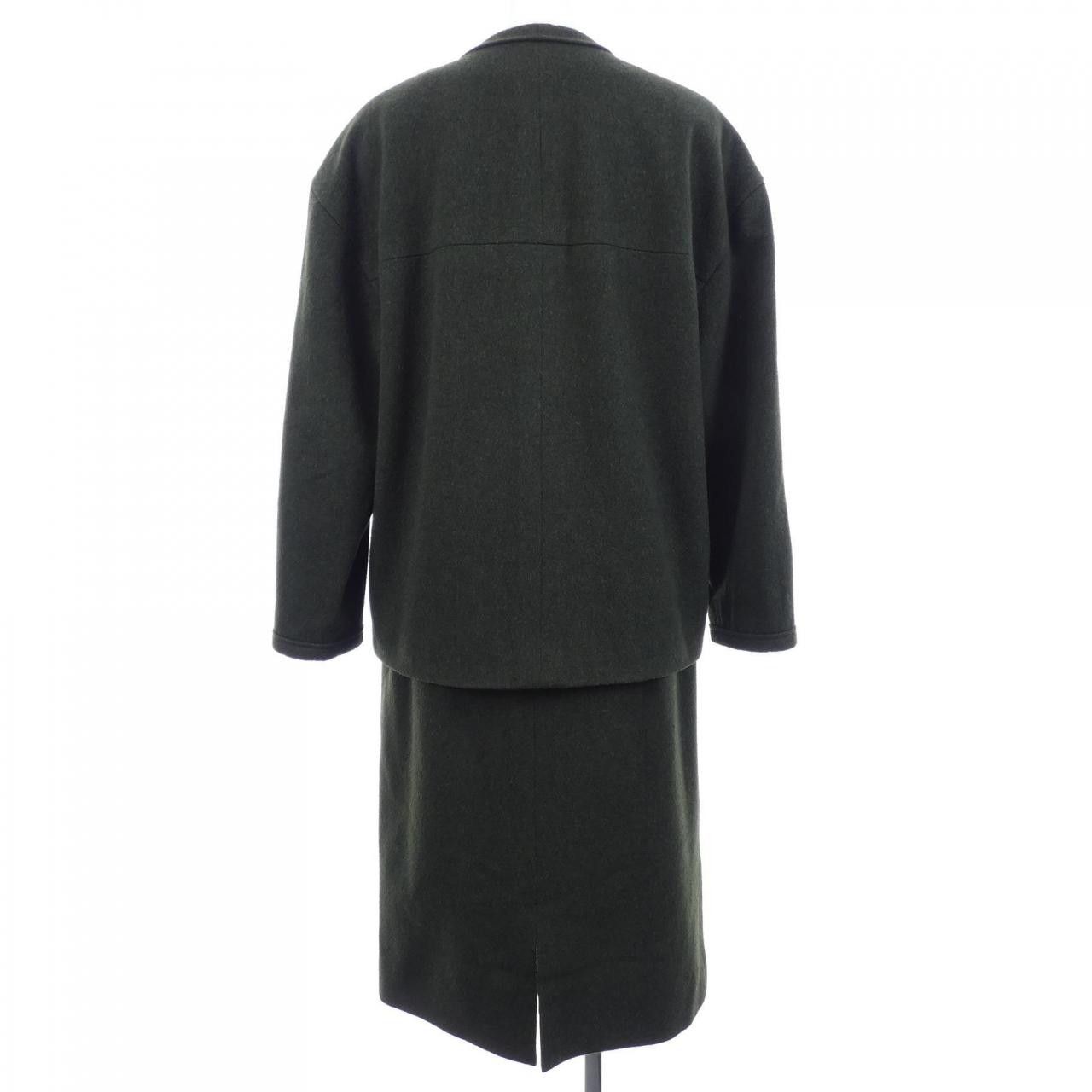 Chanel Chanel Chanel Set Up Others Suits DUTY FREE for USA Size ONE SIZE - 2 Thumbnail