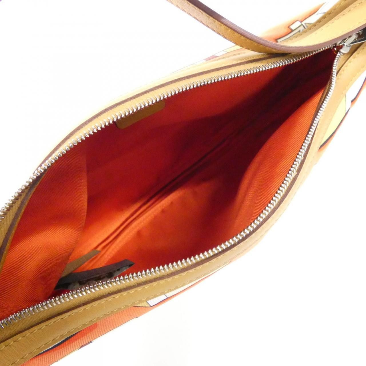 Hermes Hermes Hermès CARRE EN BOUCLES Chaine d'Ancre Swift Silk Pouch Leather Vanity Bag DUTY FREE for USA Size ONE SIZE - 6 Thumbnail