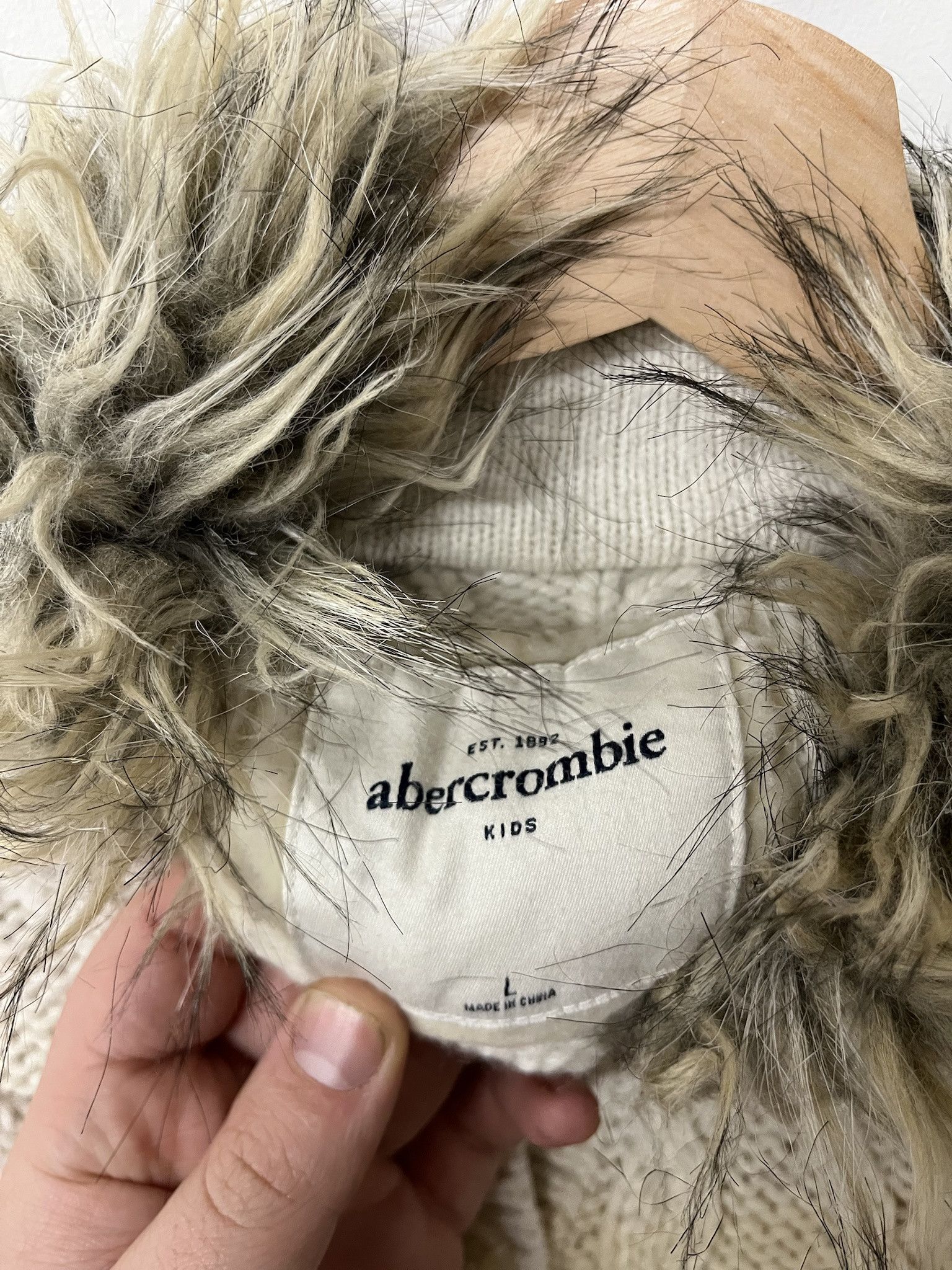 JNCO Vintage 2000s Abercrombie Kids Fur Hooded Thick aran Cableknit Sweater Size XXS Size US XXS / EU 40 - 2 Thumbnail