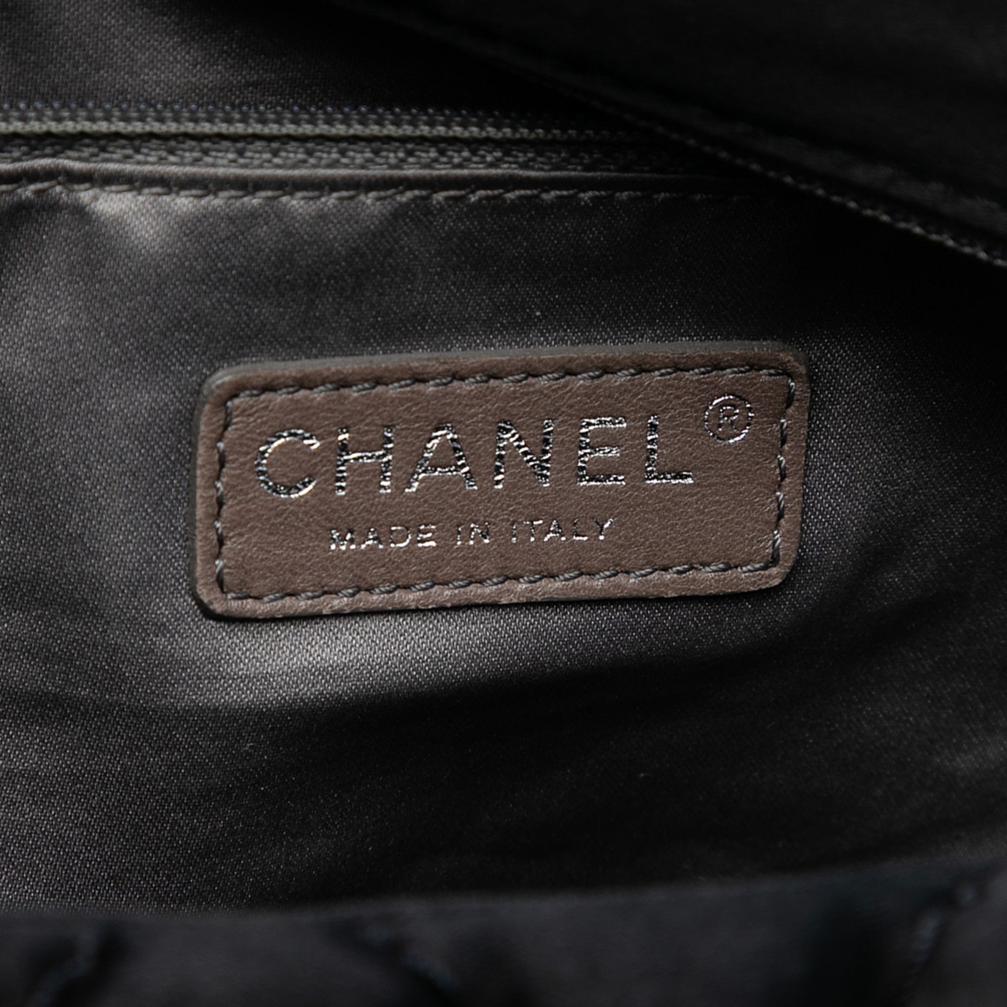 Chanel Chanel Extra Large CC Quilted Satin Single Flap Size ONE SIZE - 5 Thumbnail