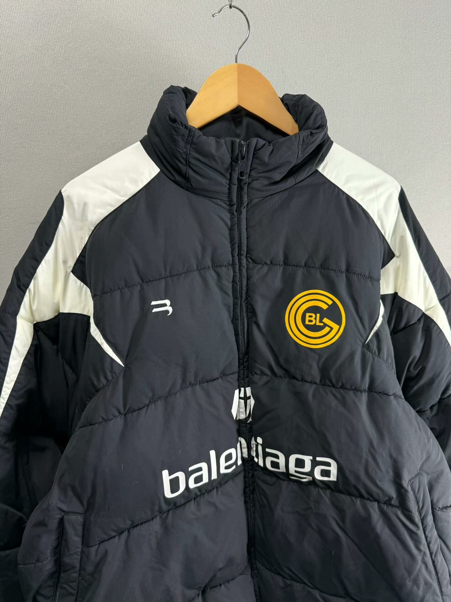 Balenciaga balenciaga black letter puffer jacket Size US L / EU 52-54 / 3 - 2 Thumbnail