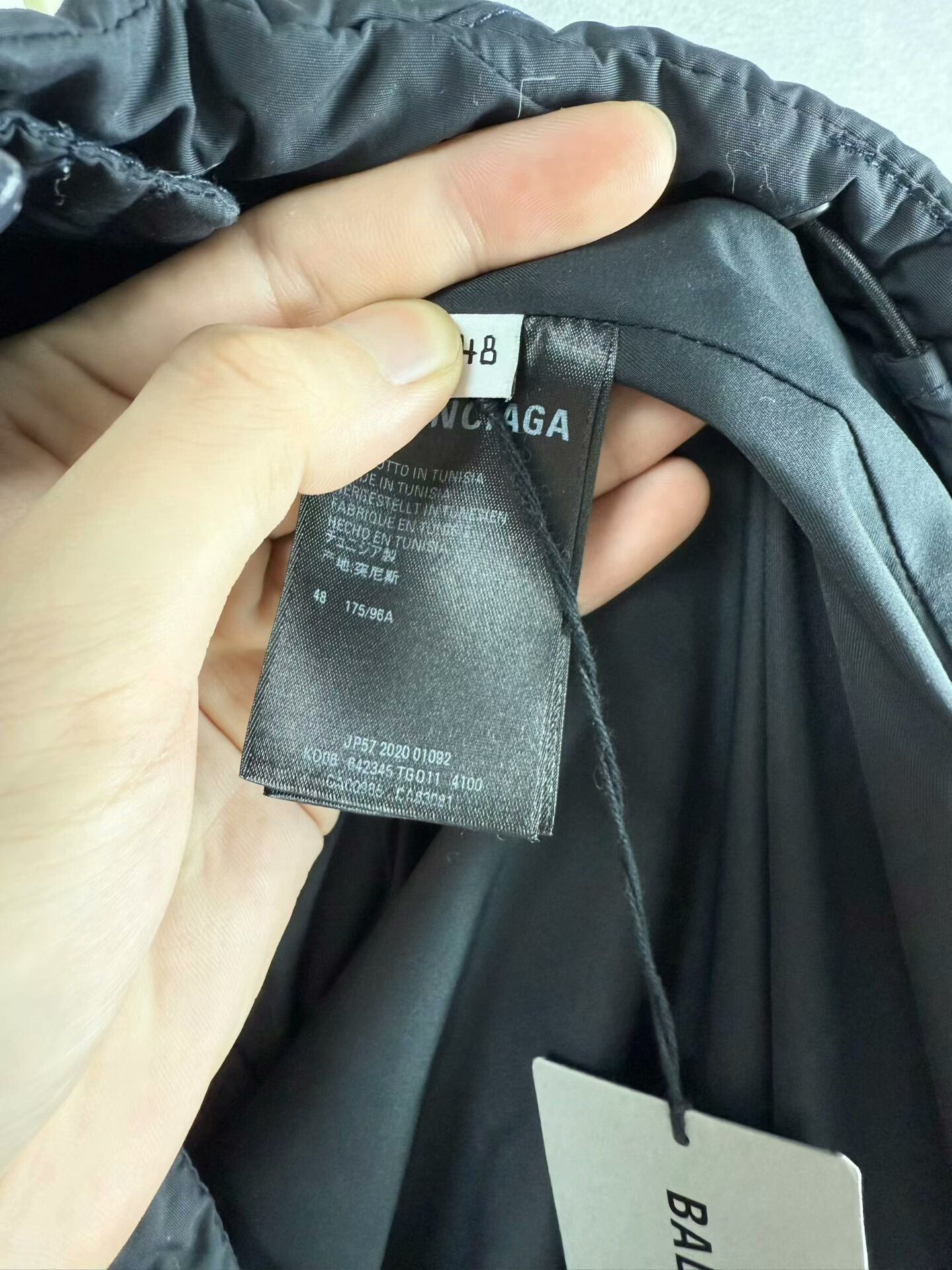 Balenciaga balenciaga black letter puffer jacket Size US L / EU 52-54 / 3 - 4 Thumbnail