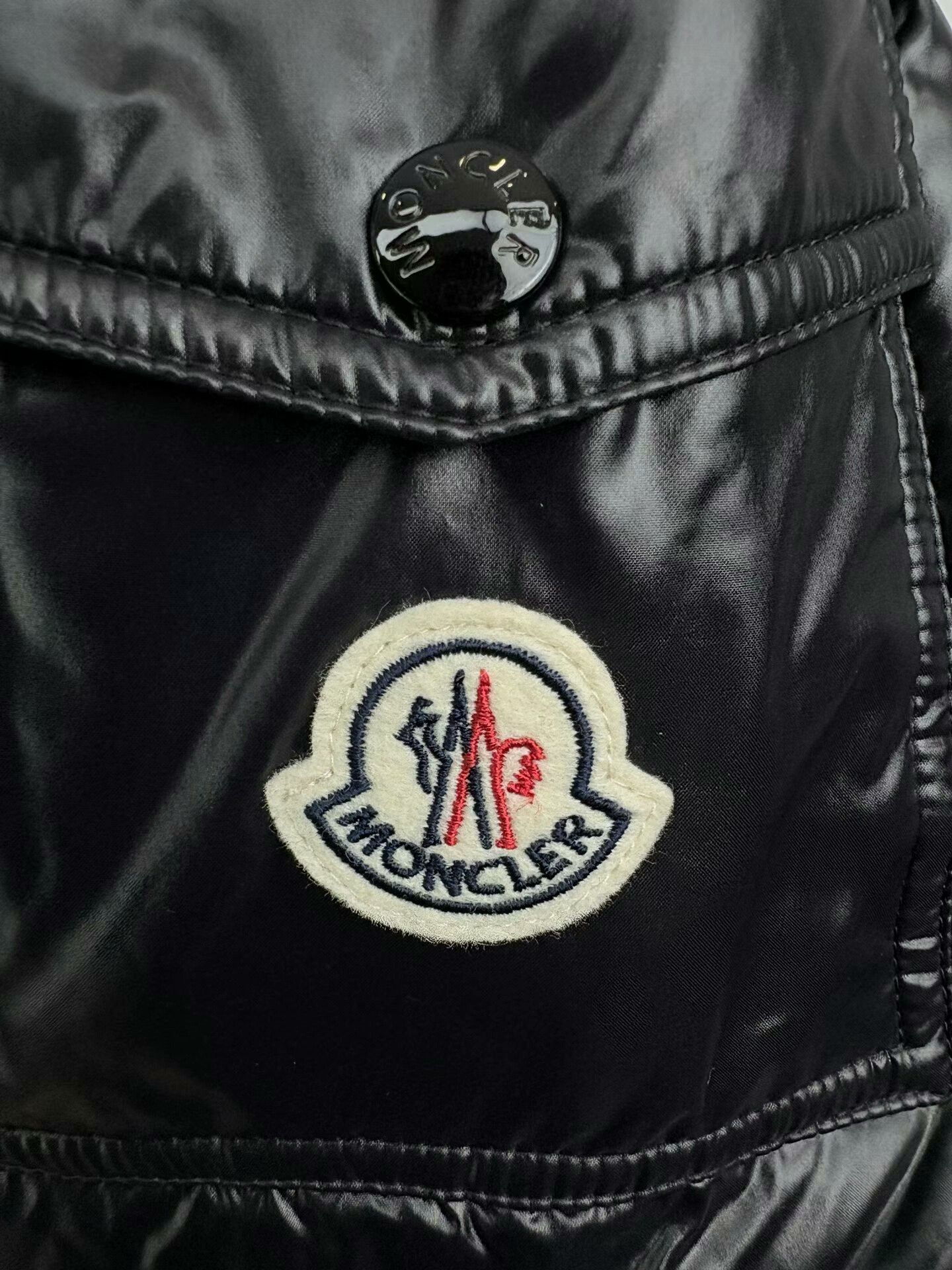 Moncler moncler maya black puffer jacket Size US M / EU 48-50 / 2 - 3 Thumbnail