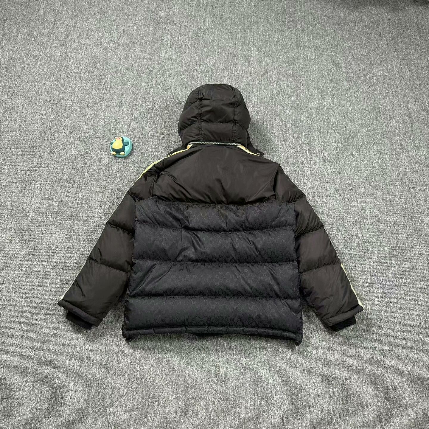 Gucci gucci black reflective puffer jacket size 46 Size US L / EU 52-54 / 3 - 2 Thumbnail