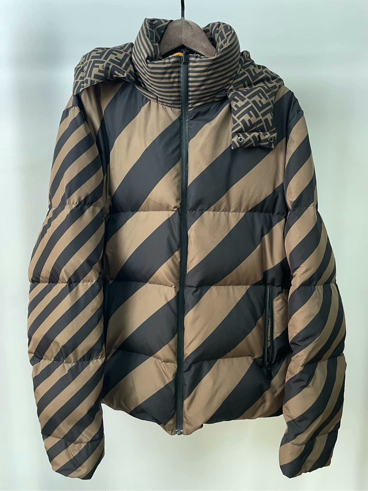 Fendi reversible puffer jacket with bold stripes Size US L / EU 52-54 / 3 - 2 Thumbnail