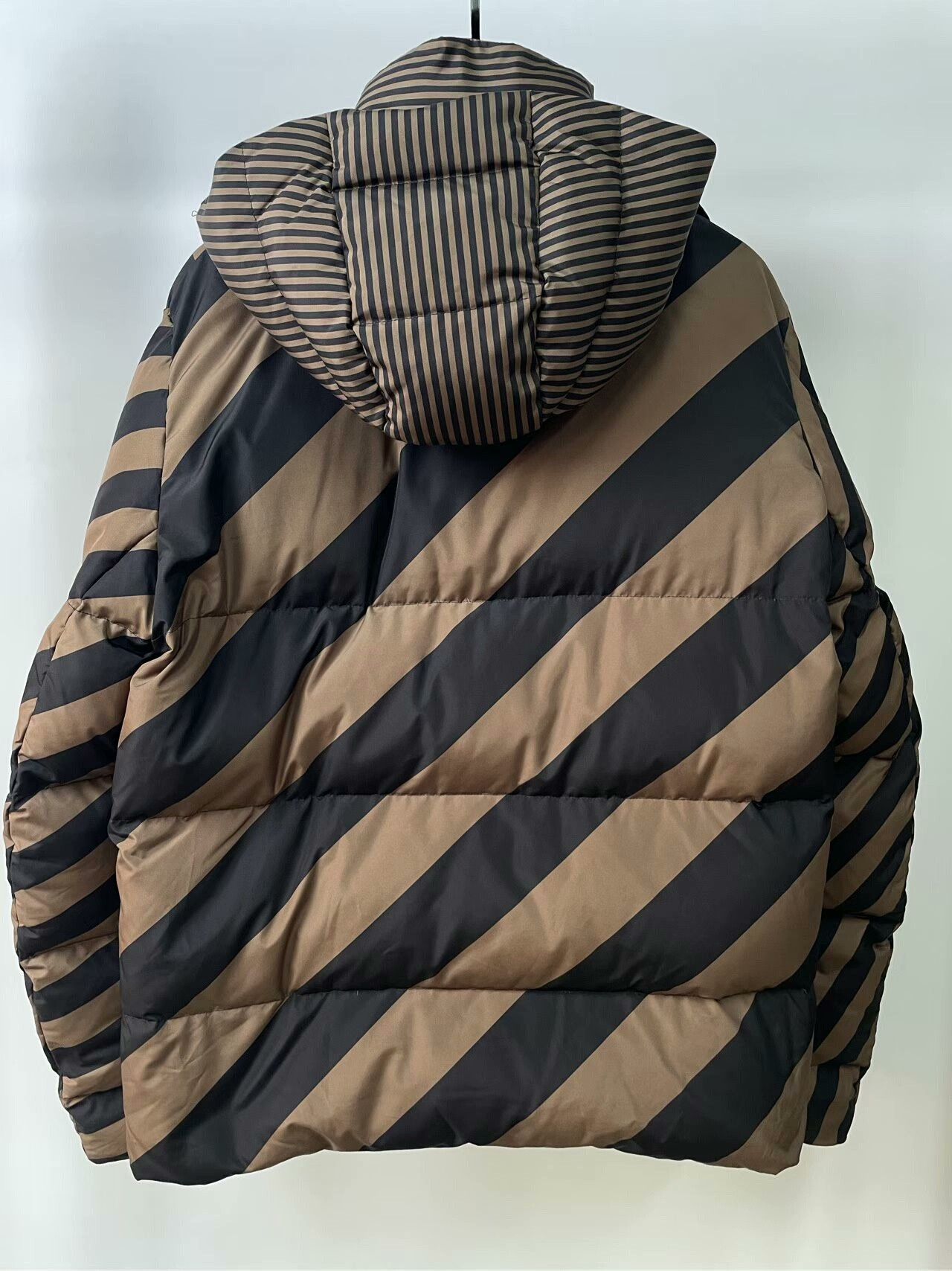 Fendi reversible puffer jacket with bold stripes Size US L / EU 52-54 / 3 - 4 Thumbnail