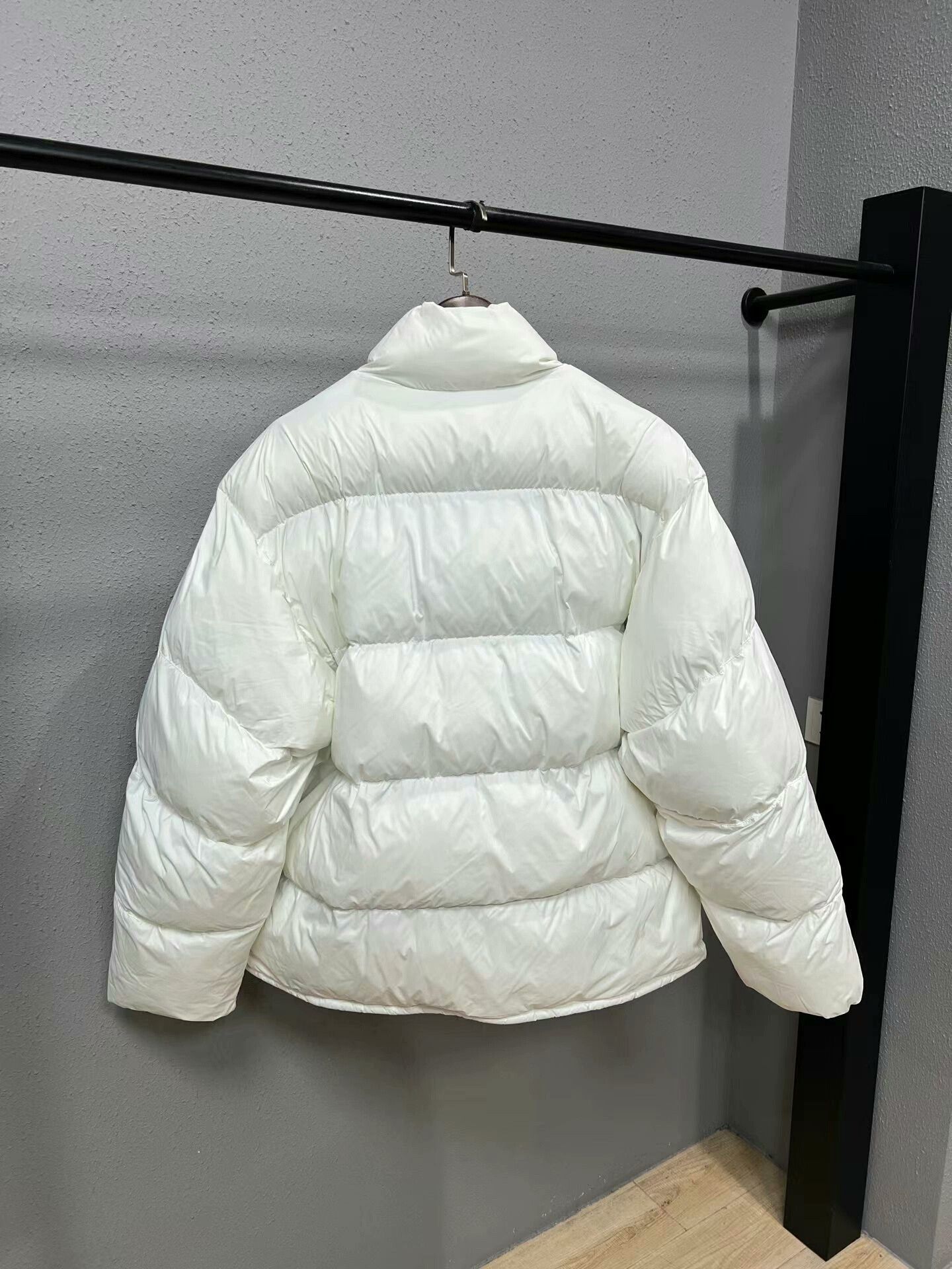 Balenciaga balenciaga 3b down jacket in white Size US XL / EU 56 / 4 - 2 Thumbnail