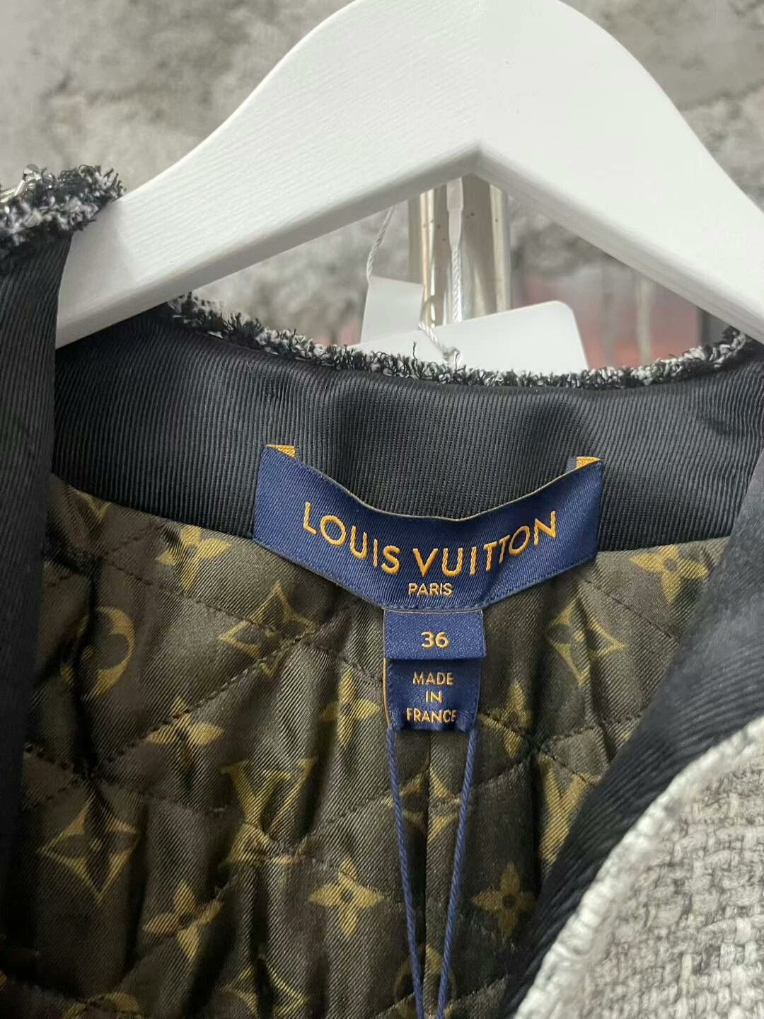 Louis Vuitton louis vuitton tweed jacket in new condition Size S / US 4 / IT 40 - 4 Thumbnail