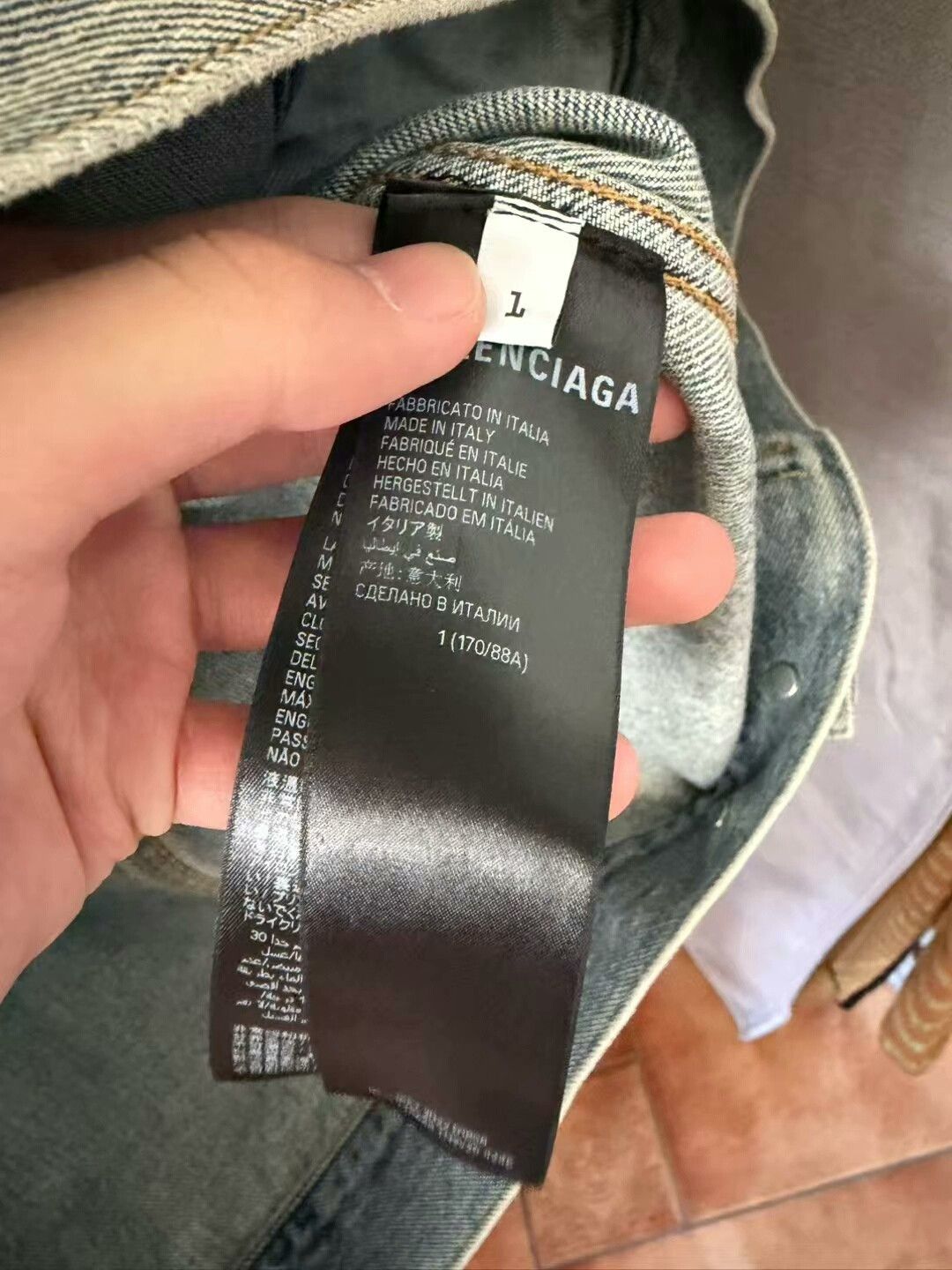 Balenciaga balenciaga graffiti denim jacket with dual B Size US XXL / EU 58 / 5 - 4 Thumbnail