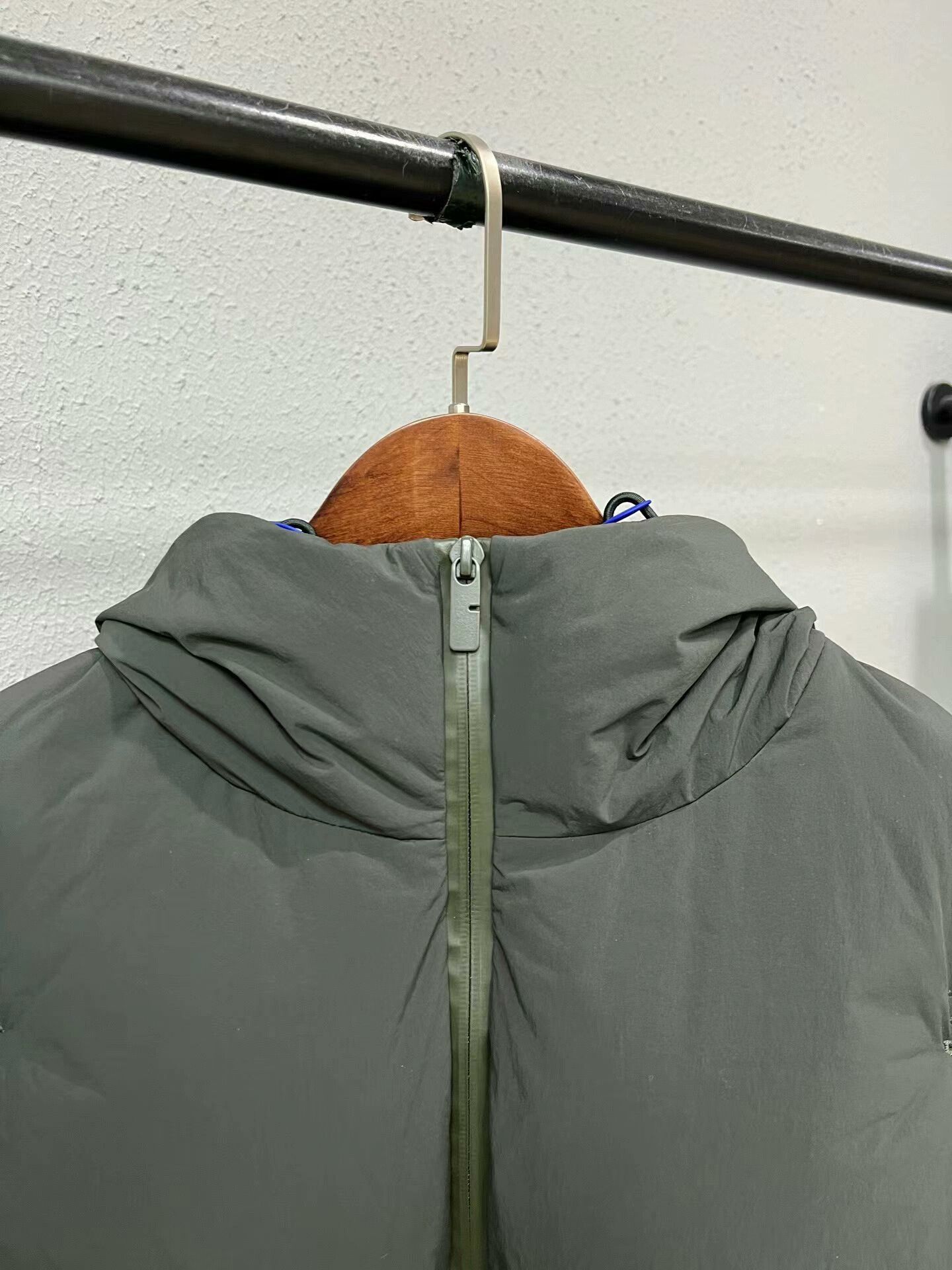 Burberry burberry new puffer jacket with hood Size US L / EU 52-54 / 3 - 3 Thumbnail