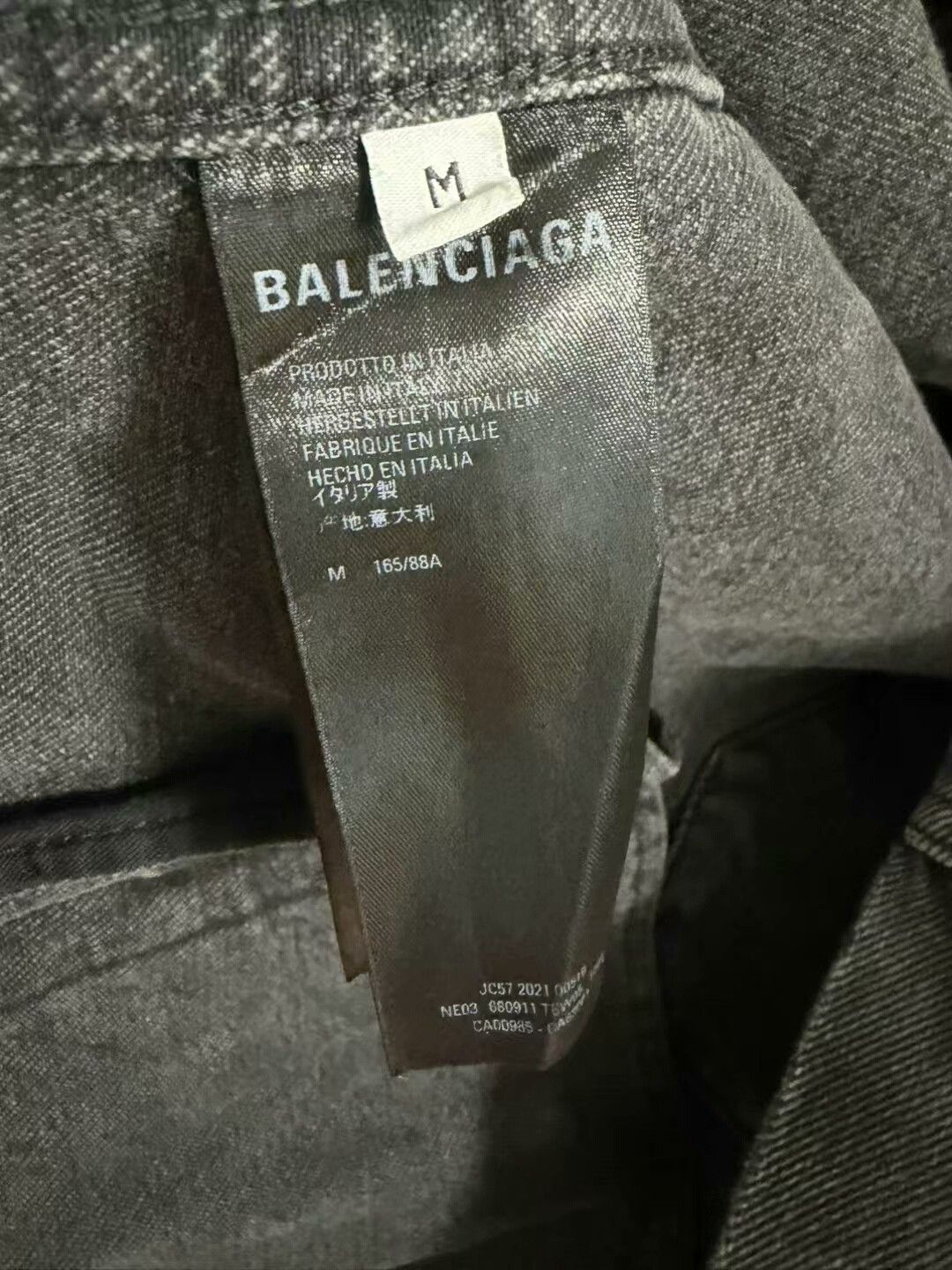 Balenciaga balenciaga heart logo denim jacket size M Size US M / EU 48-50 / 2 - 4 Thumbnail