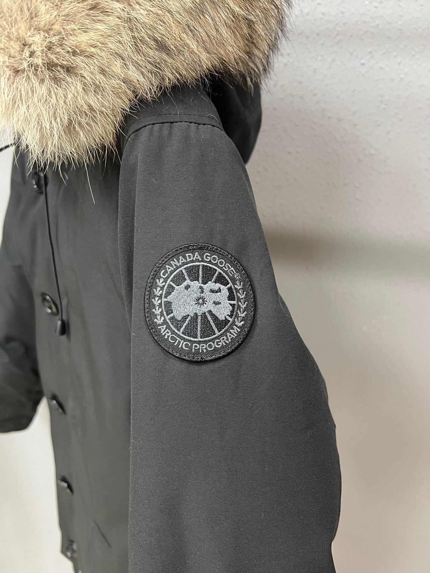Canada Goose Canada Goose Black Down Jacket with Fur Collar Size S / US 4 / IT 40 - 3 Thumbnail