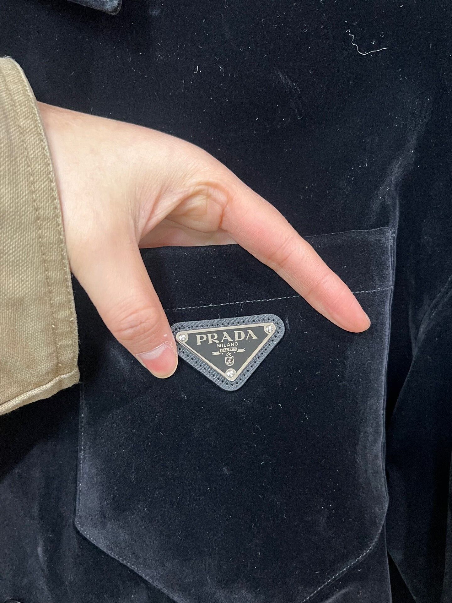Prada Prada Velvet Triangle Logo Jacket Size US M / EU 48-50 / 2 - 3 Thumbnail