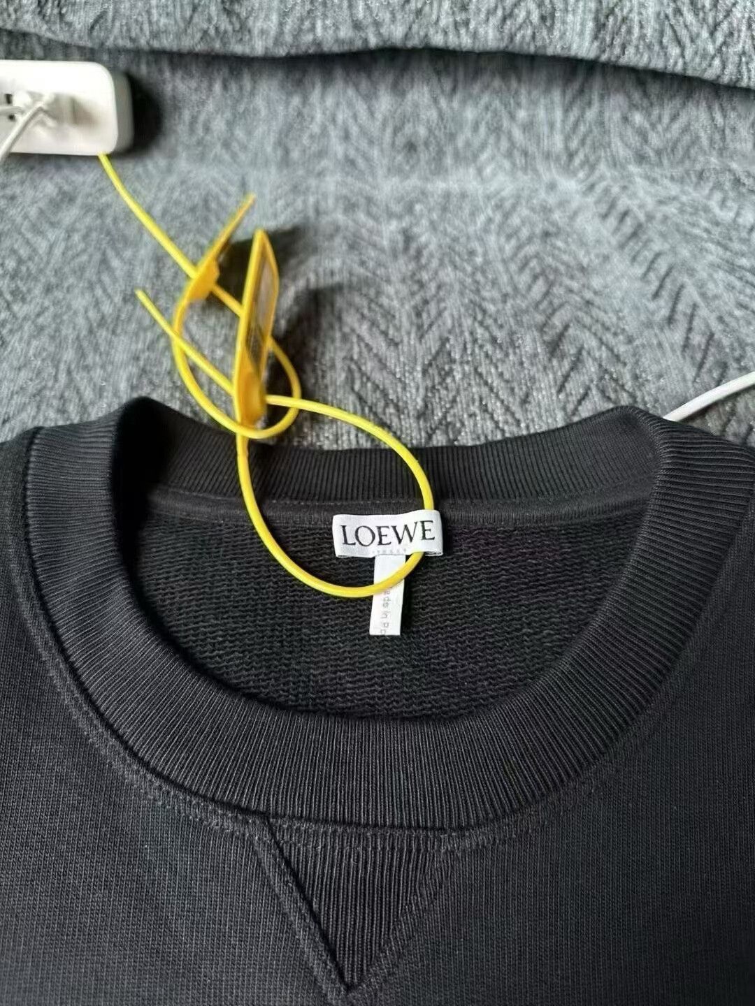 Loewe loewe black embroidered logo sweatshirt Size US M / EU 48-50 / 2 - 4 Thumbnail