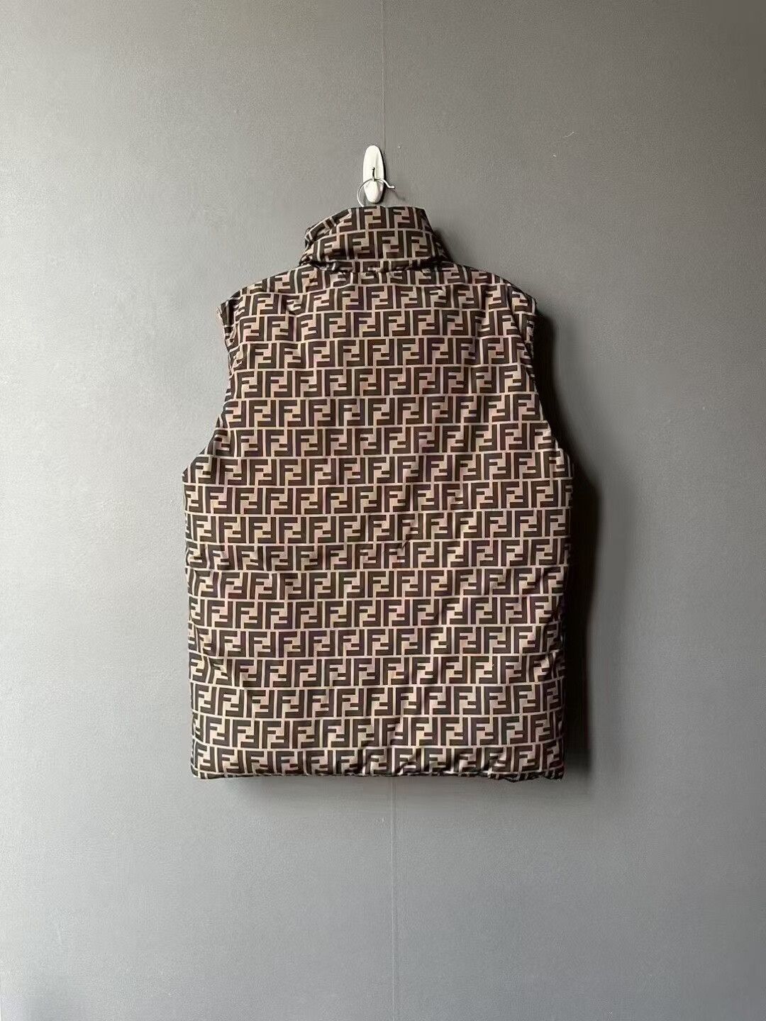 Fendi fendi reversible printed down vest Size US L / EU 52-54 / 3 - 2 Thumbnail