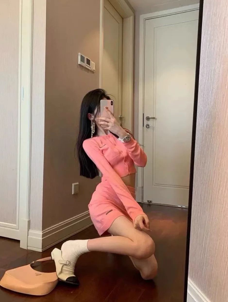 Miu Miu miu miu pink logo half skirt Size 38" / US 16 / IT 52 - 8 Thumbnail