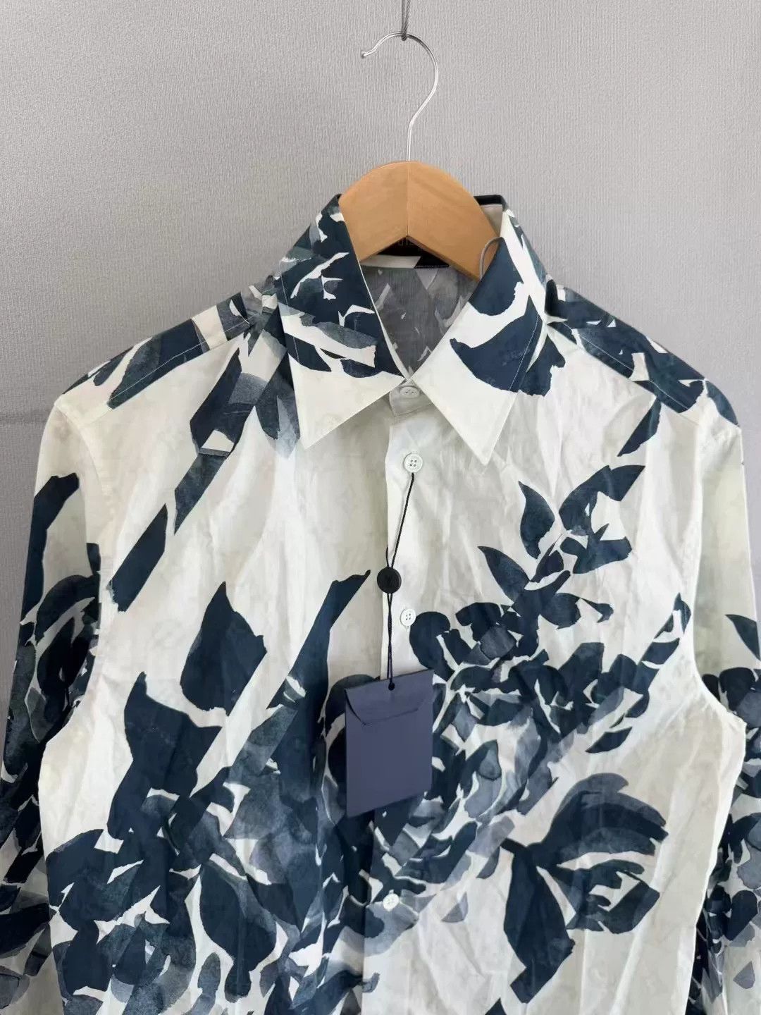 Louis Vuitton Louis Vuitton White Floral Pattern Shirt Size XS / US 0-2 / IT 36-38 - 3 Thumbnail