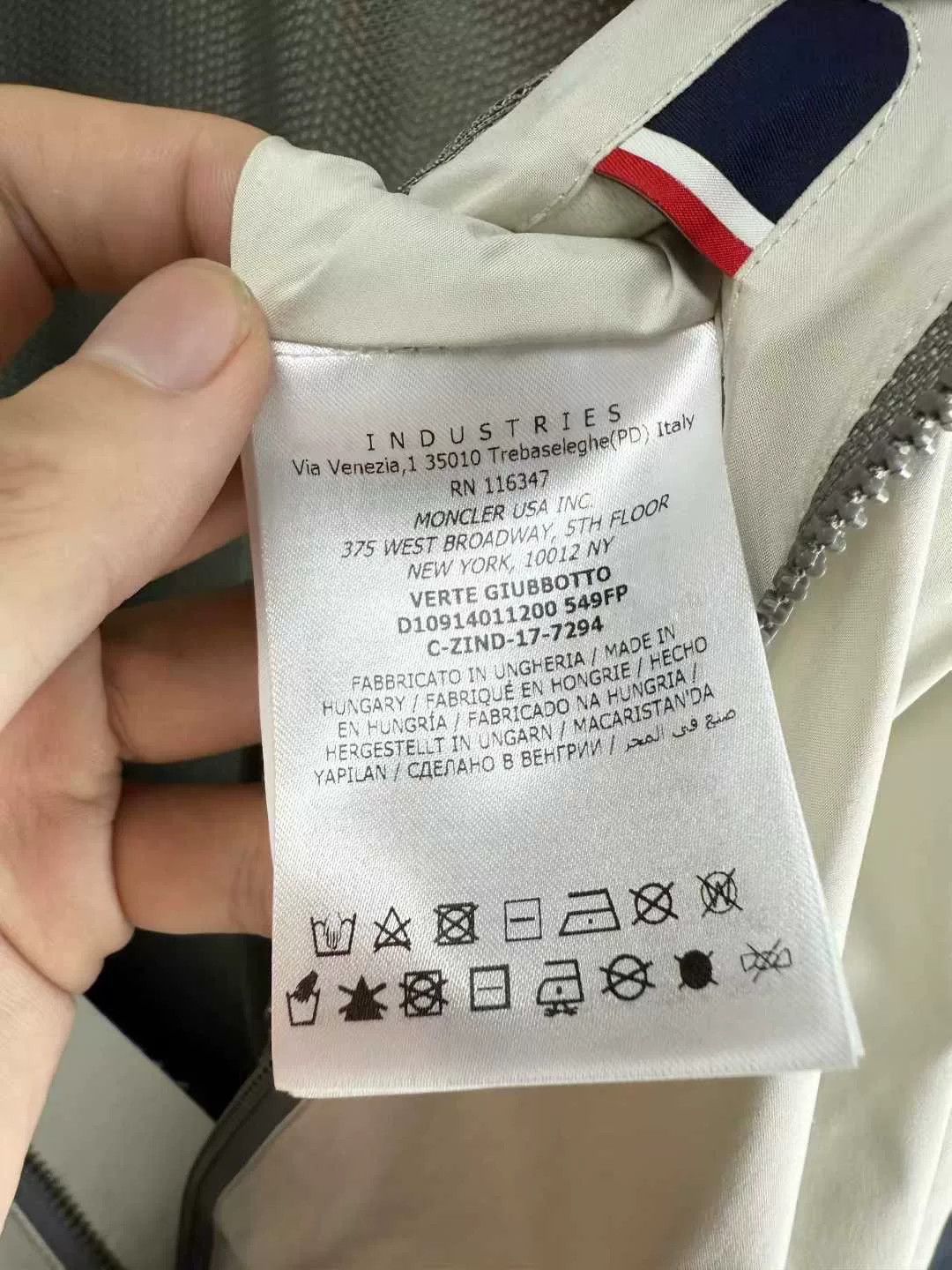 Moncler moncler gray-white tech zip jacket Size US L / EU 52-54 / 3 - 4 Thumbnail