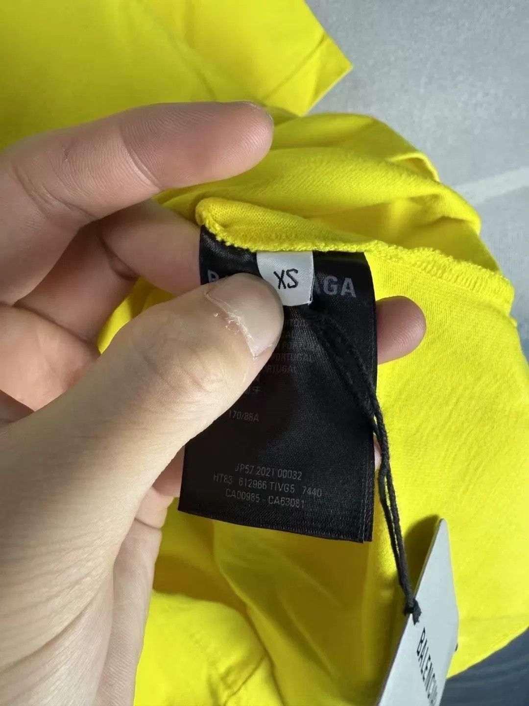 Balenciaga balenciaga yellow logo print short sleeve t-shirt Size US XS / EU 42 / 0 - 4 Thumbnail