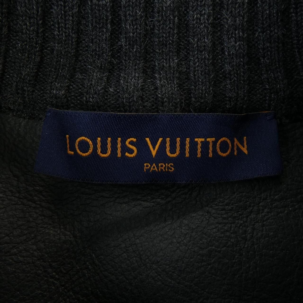 Louis Vuitton Louis Vuitton Louis Vuitton Monogram Shearling Sweatshirt Natural Material Sweatshirts & Hoodies HHL77WRDA DUTY FREE for USA Size ONE SIZE - 4 Thumbnail