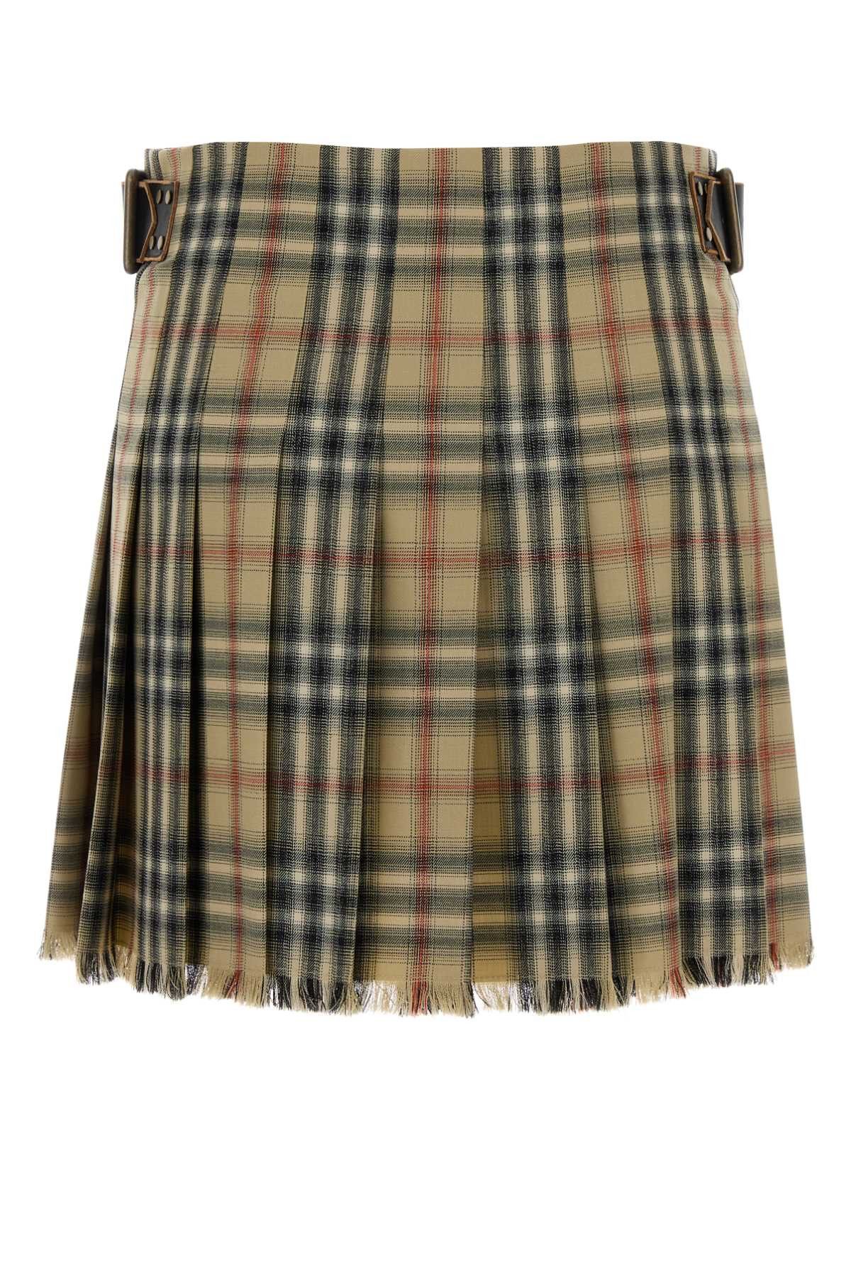 Burberry Embroidered Wool Mini Skirt Size 27" / US 4 / IT 40 - 2 Thumbnail