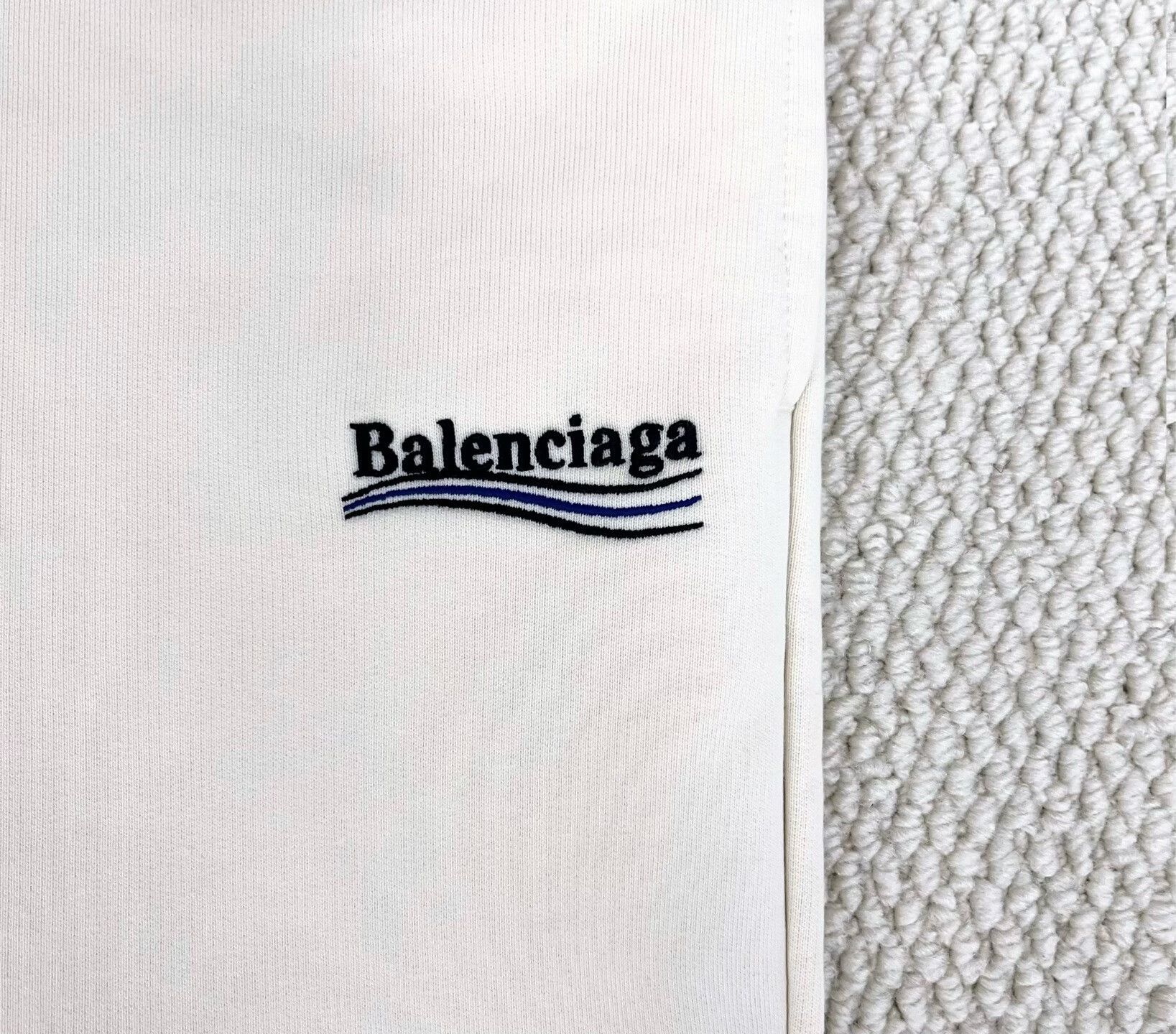 Balenciaga balenciaga cream logo embroidered sweatpants Size US 26 / EU 42 - 5 Thumbnail