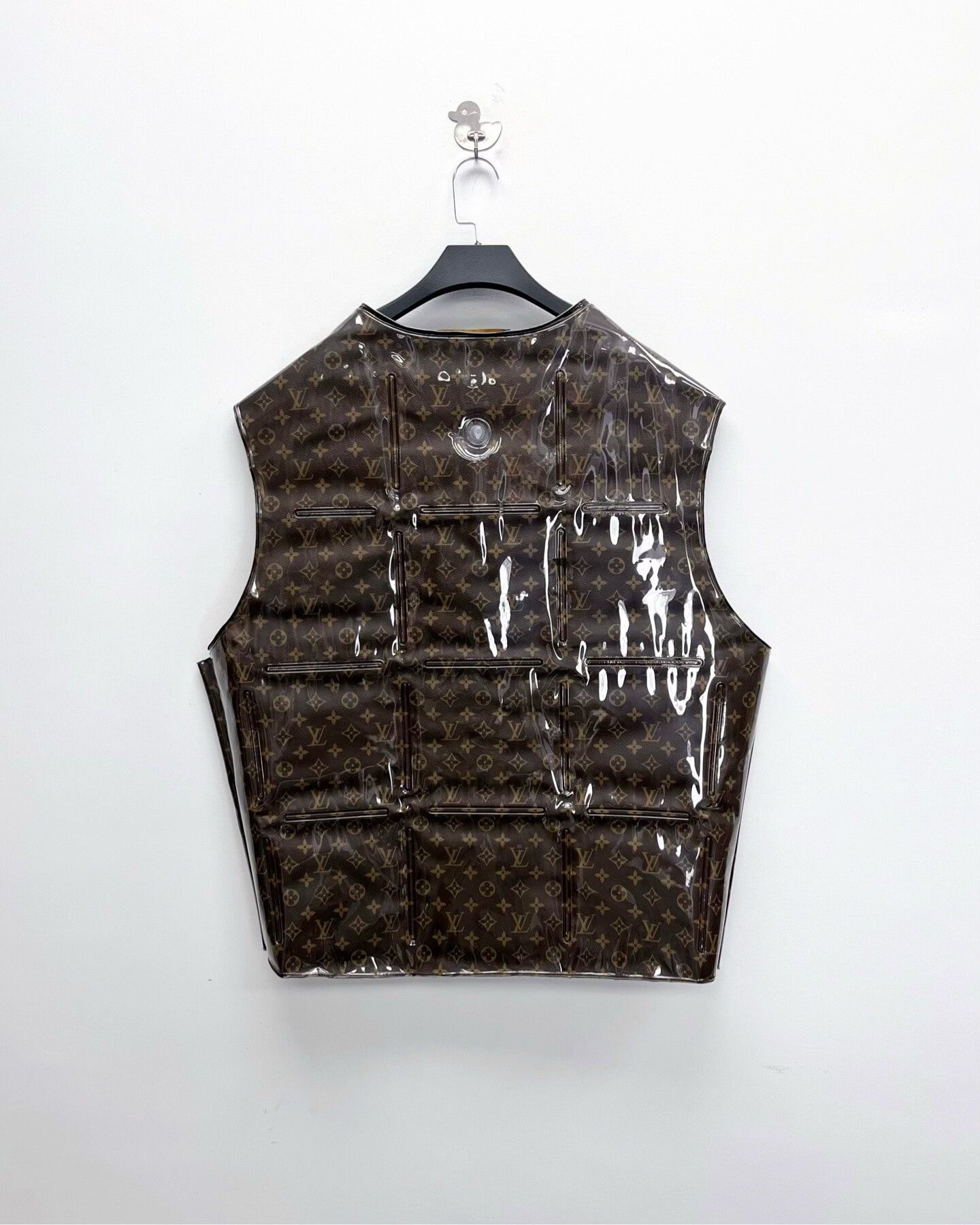 Louis Vuitton louis vuitton inflatable vest with monogram print Size US L / EU 52-54 / 3 - 2 Thumbnail