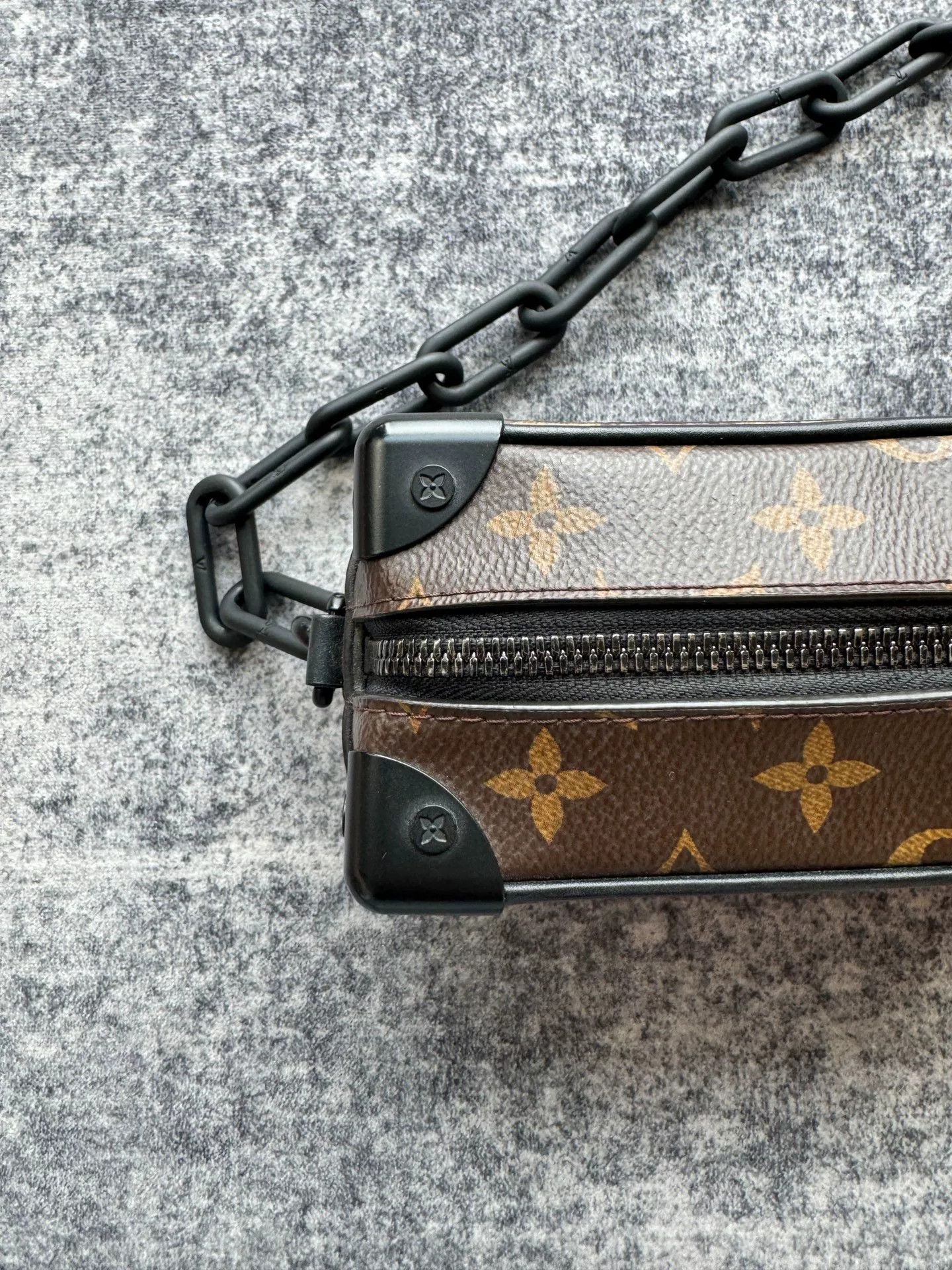 Louis Vuitton louis vuitton soft trunk mini handbag Size ONE SIZE - 4 Thumbnail