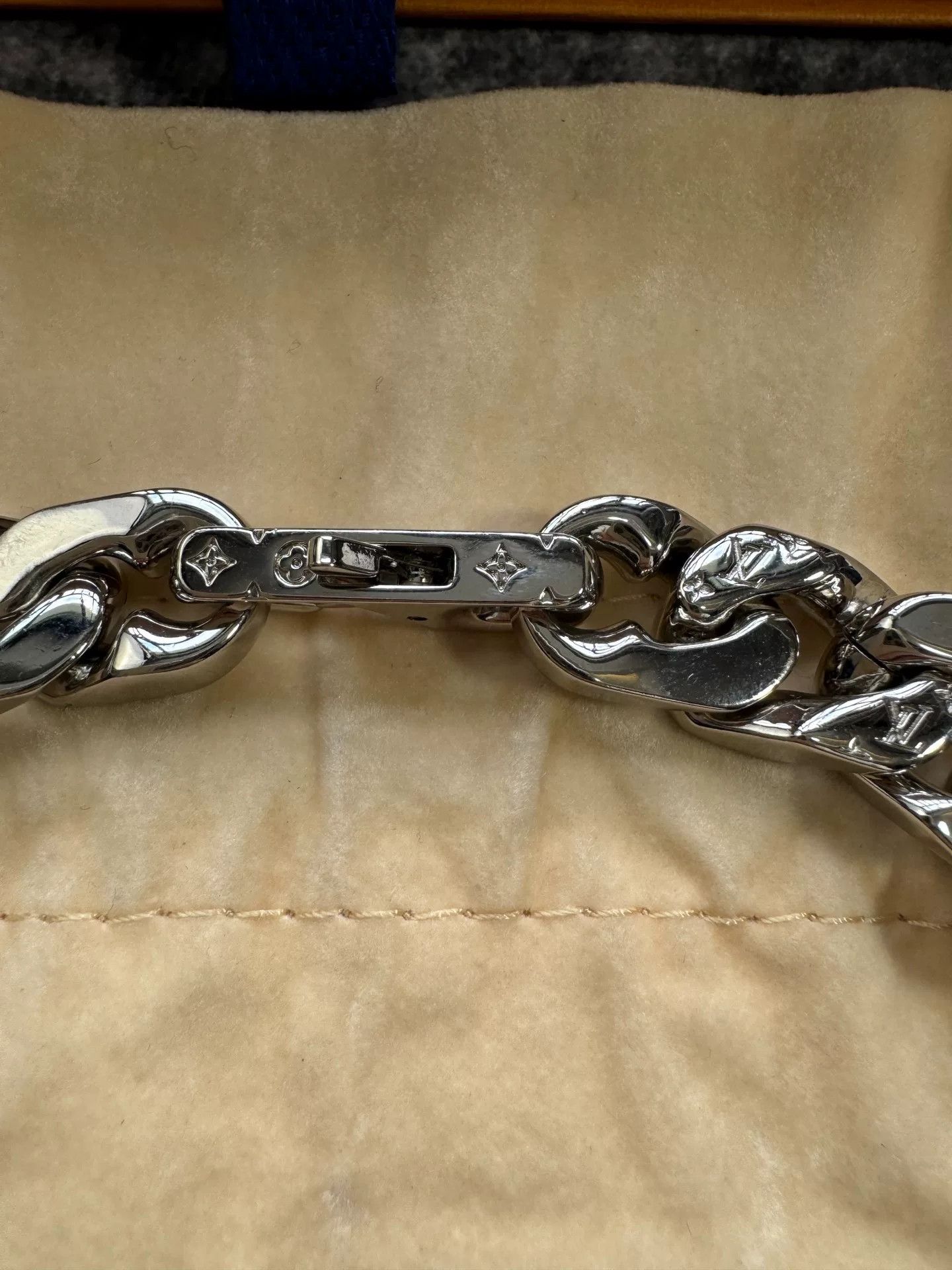 Louis Vuitton Louis Vuitton Cuban Chain Necklace Size ONE SIZE - 5 Thumbnail