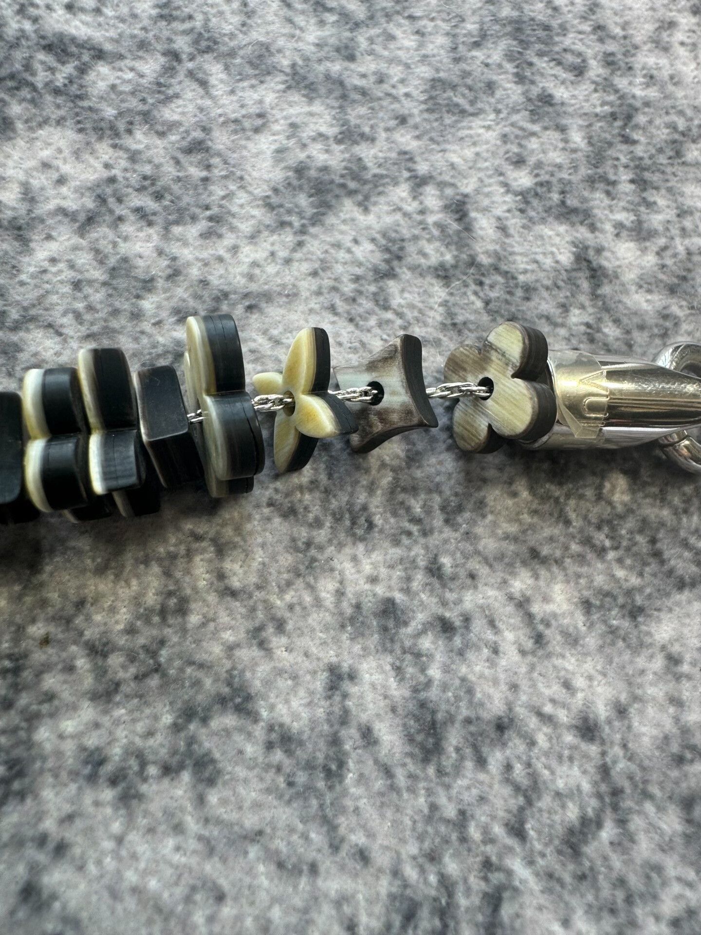 Louis Vuitton Louis Vuitton Decorative Necklace with Charm Size ONE SIZE - 4 Thumbnail