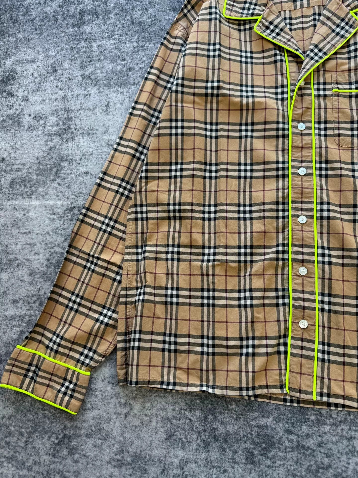 Burberry burberry fluorescent edge check shirt Size US L / EU 52-54 / 3 - 5 Thumbnail