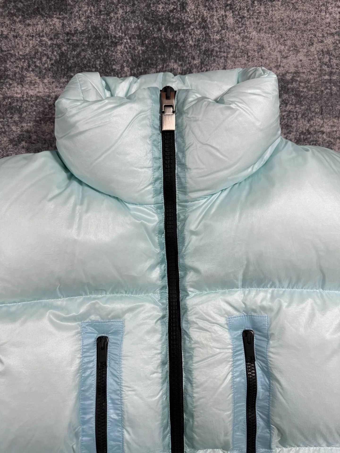 Givenchy givenchy mmw light blue down vest Size US L / EU 52-54 / 3 - 2 Thumbnail